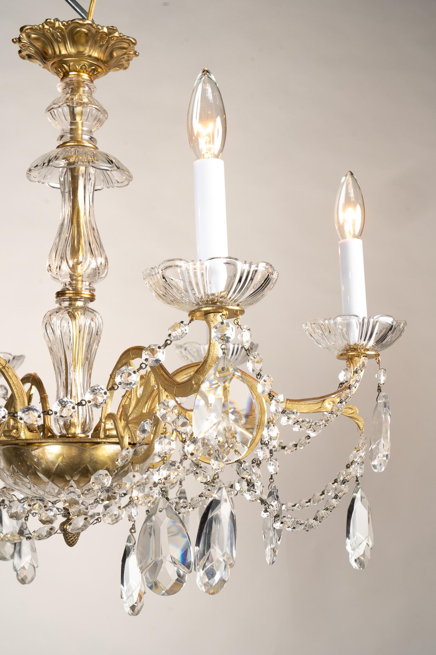Bronze and Crystal Louis XVI Chandelier with Leaf Motif, Late 19th Century  In Good Condition In New Orleans, LA
