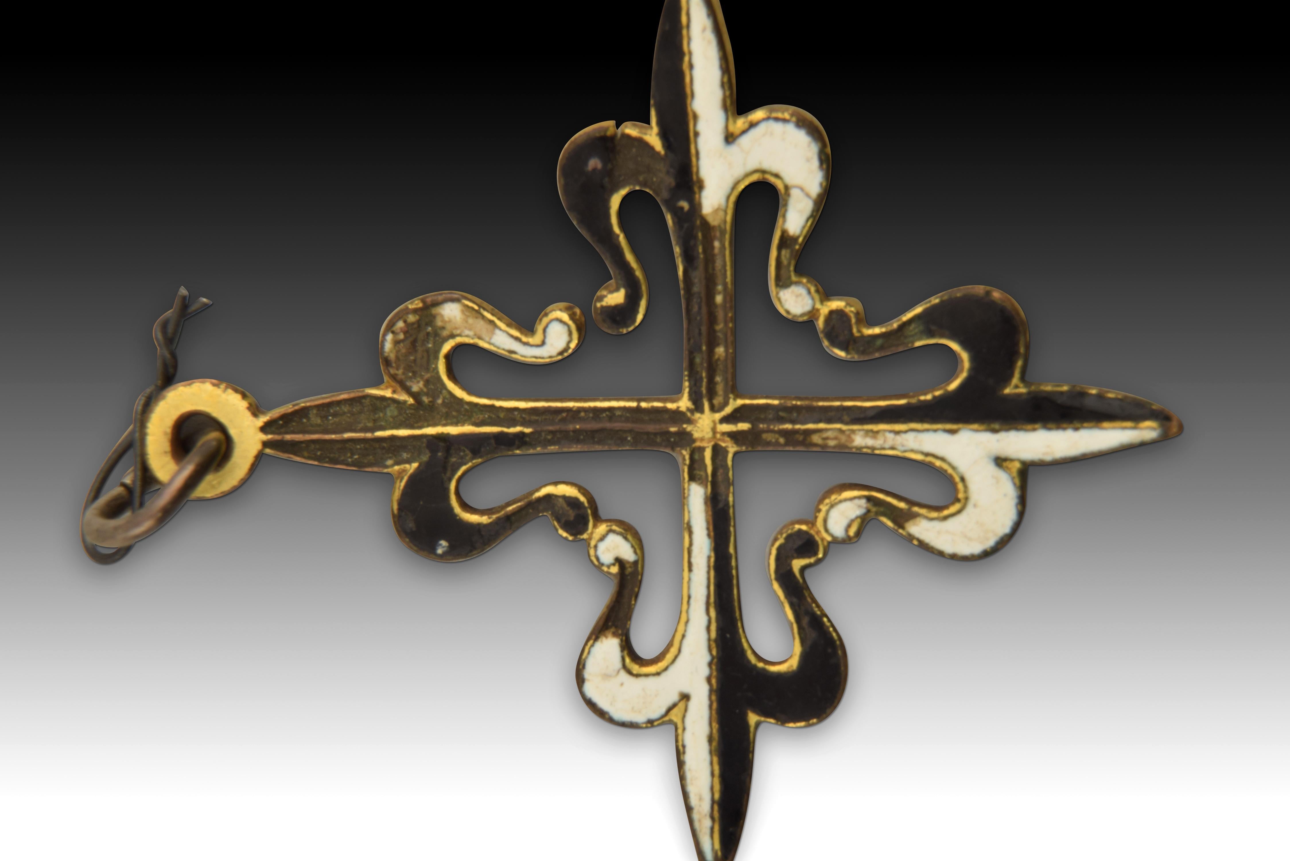 Cross of the Order of Preachers or habit of Santo Domingo. Gilt bronze, enamel. XVII century.
 Medal with the flordelisada cross of the Order of Preachers, also known as Santo Domingo or Dominicans, made of gilded bronze and decorated with black