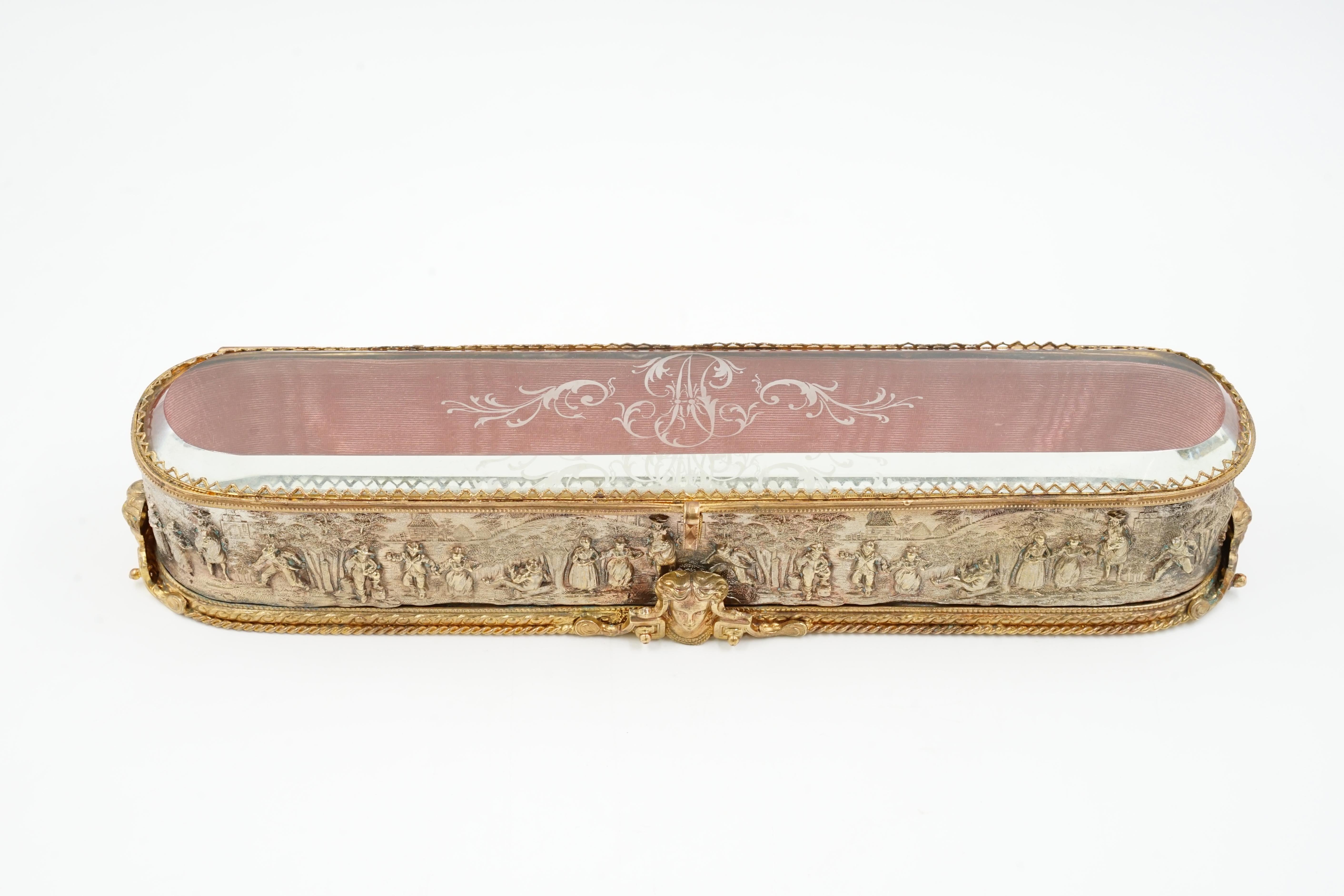 Early 20th Century Bronze and glass jewelry box For Sale