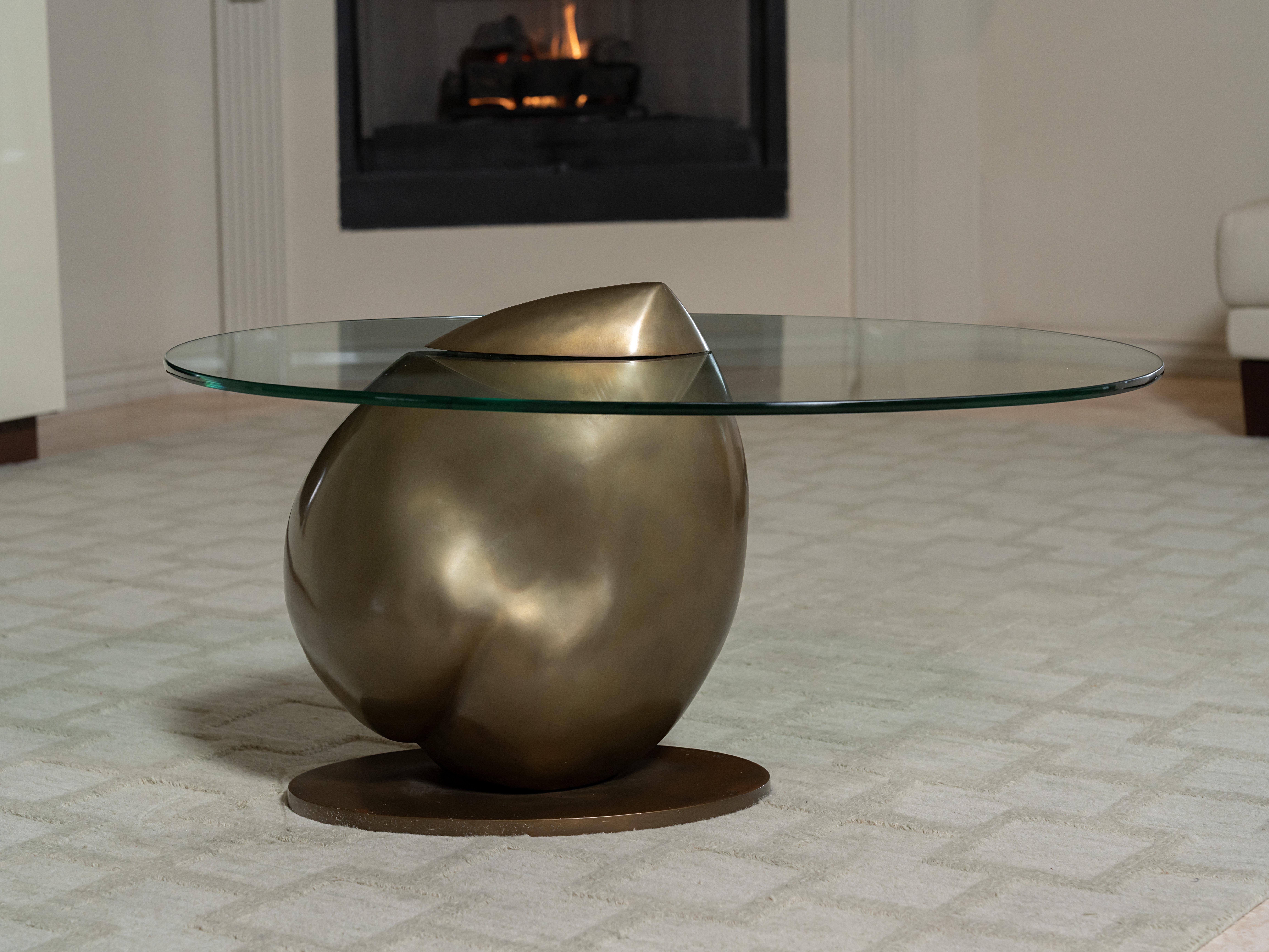 Américain Table d'appoint en bronze et verre édition limitée Organic Textured Heart French Brown en vente