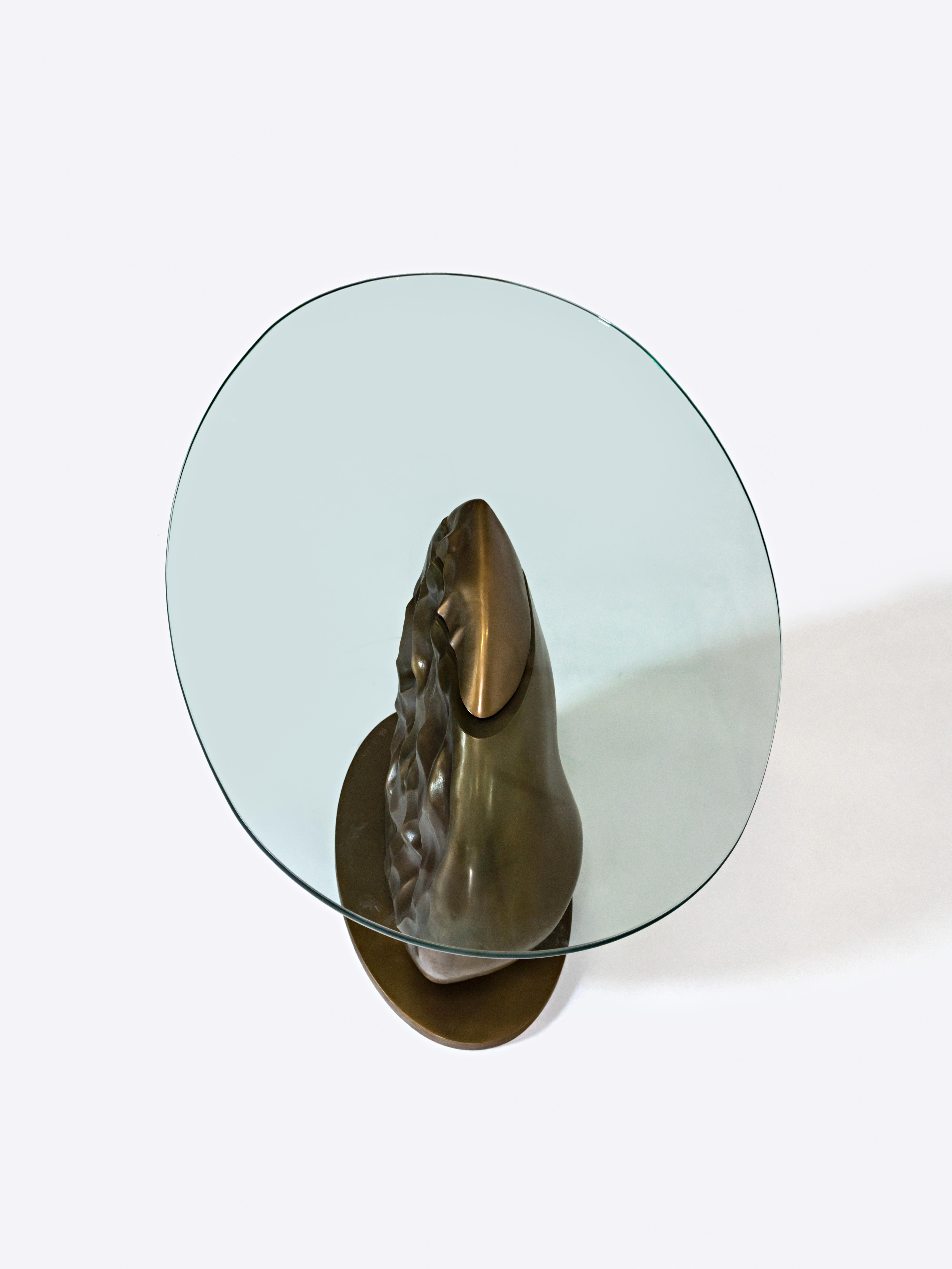 Table d'appoint en bronze et verre édition limitée Organic Textured Heart French Brown Neuf - En vente à Tempe, AZ
