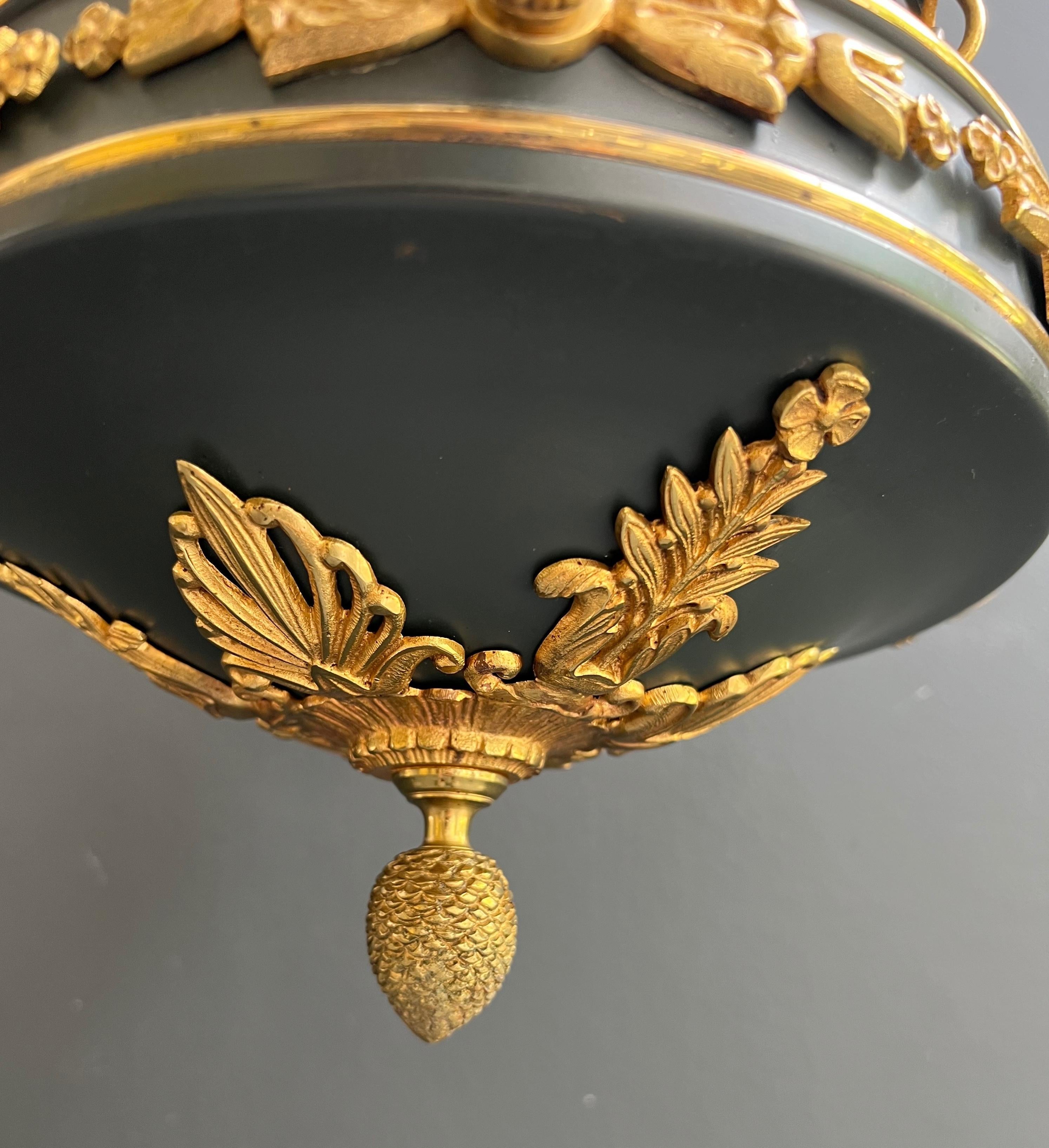 Araña de Bronce y Chapa Verde Estilo Imperio en venta 13