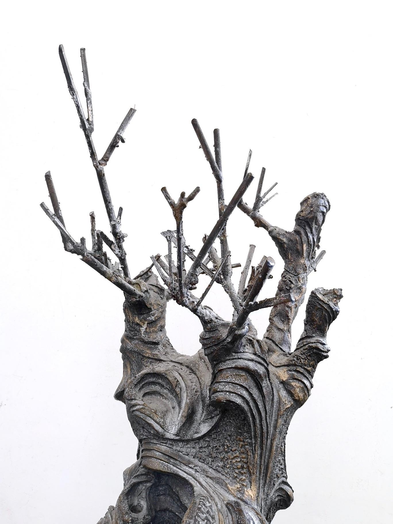 Objeto decorativo posmoderno Árbol giratorio de bronce y hierro, Anónimo, Italia en venta 4