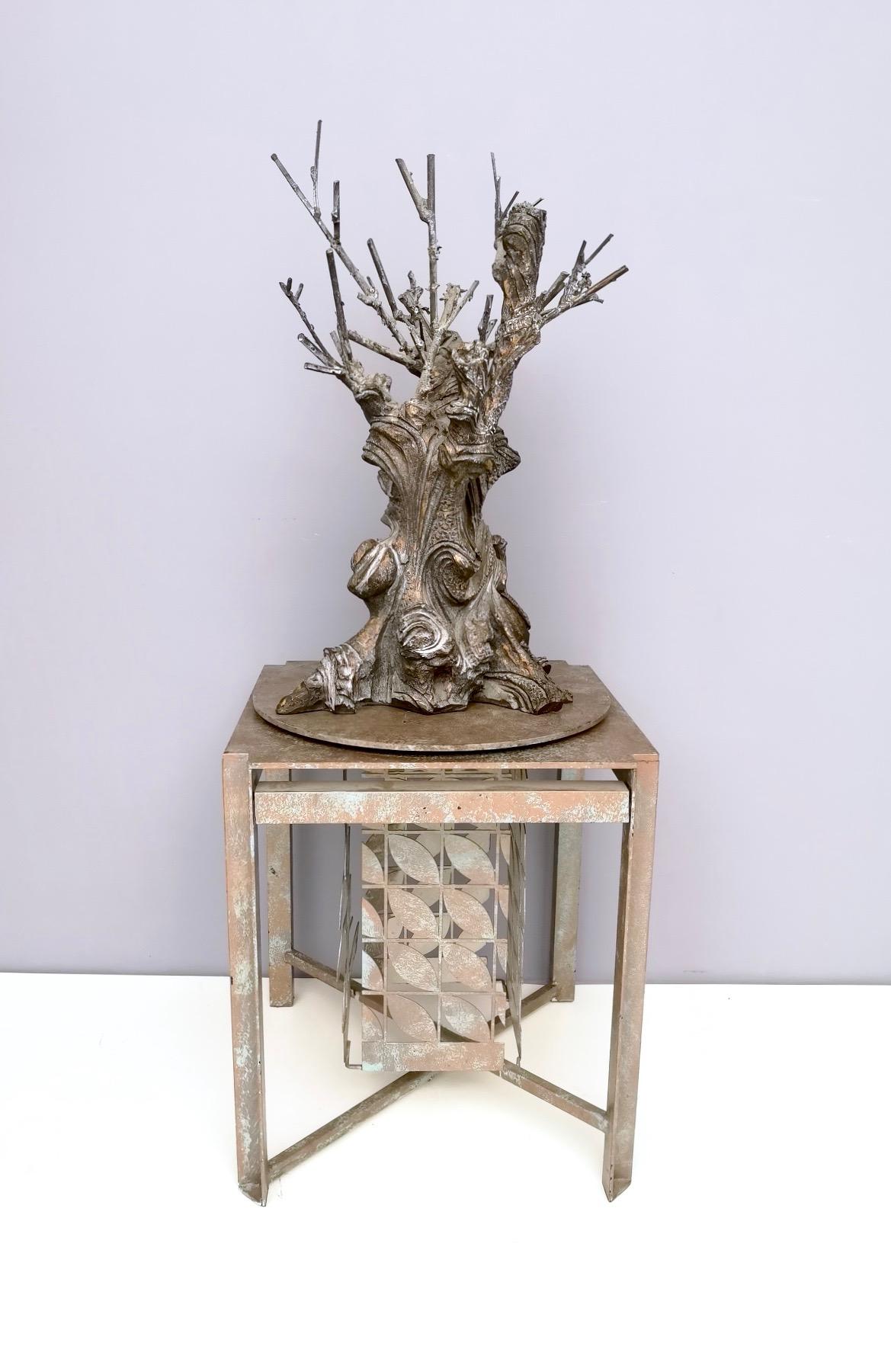 Objeto decorativo posmoderno Árbol giratorio de bronce y hierro, Anónimo, Italia Barnizado en venta