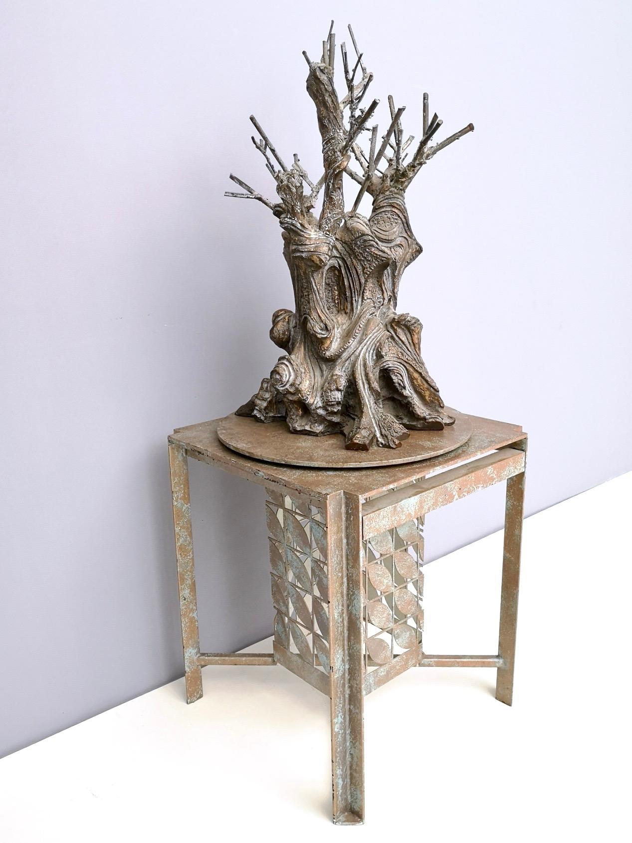 Objeto decorativo posmoderno Árbol giratorio de bronce y hierro, Anónimo, Italia finales del siglo XX en venta