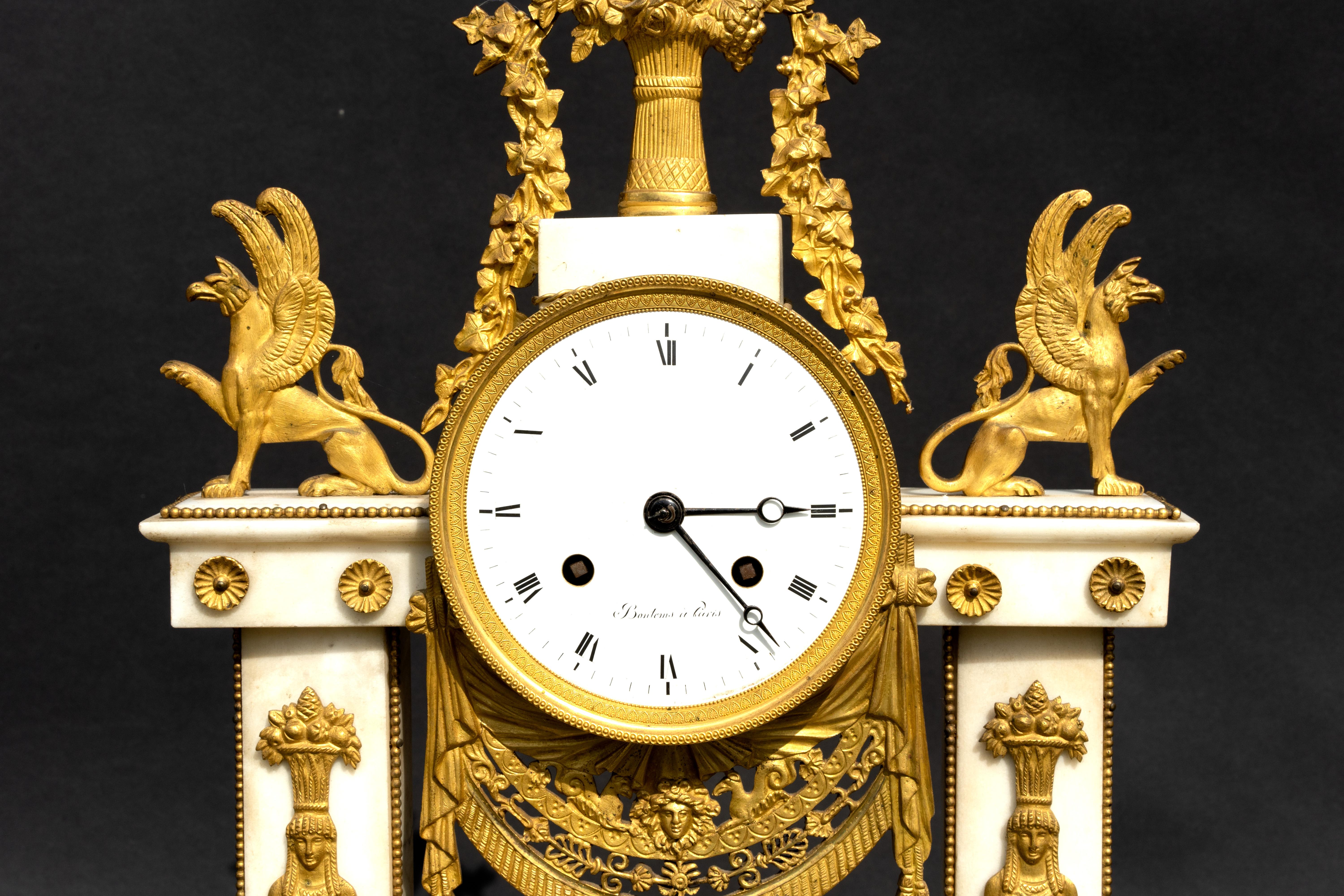 Bronze and Marble Mantel Clock In Excellent Condition For Sale In New York, NY