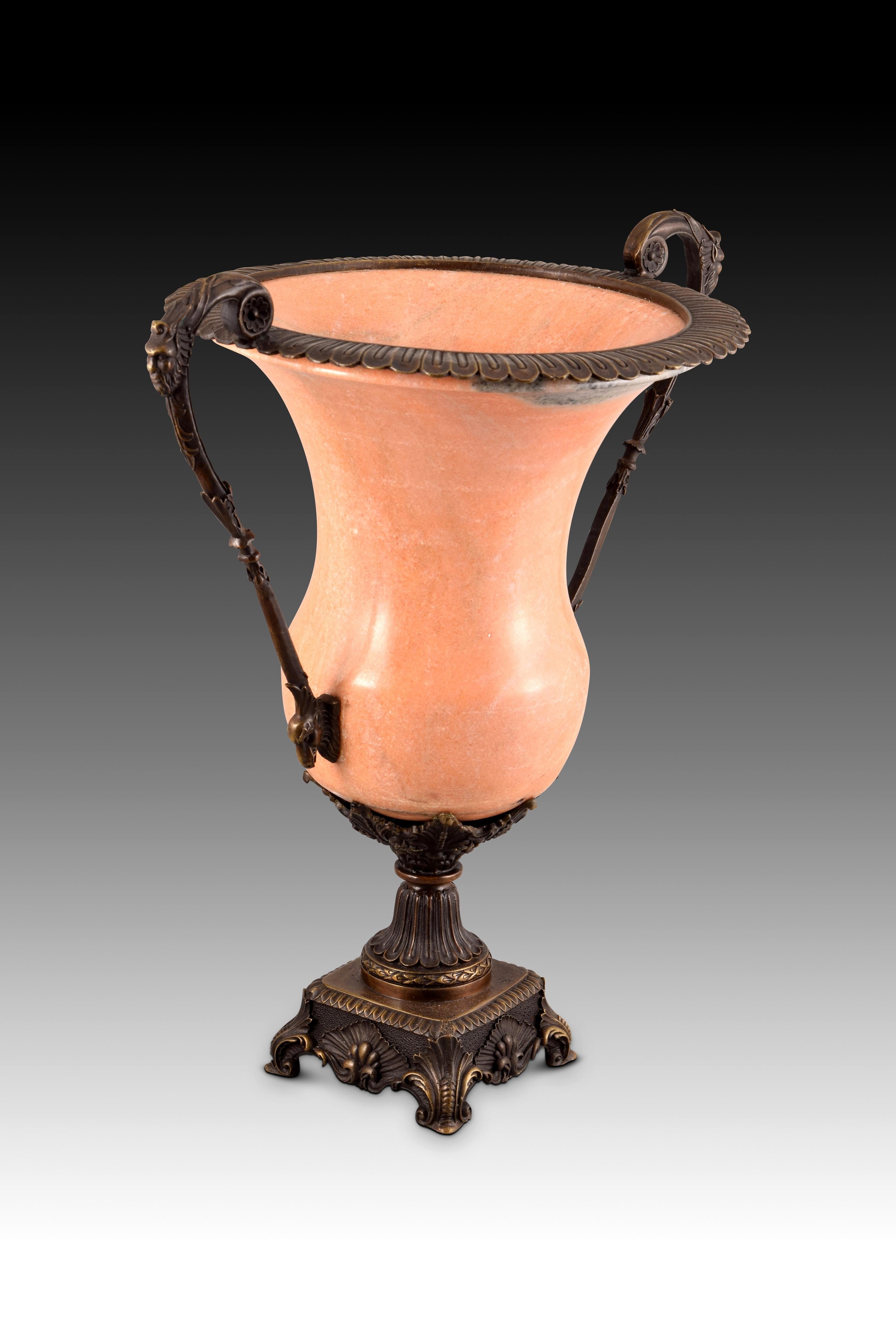 Europeo Vaso o coppa in bronzo e marmo in vendita