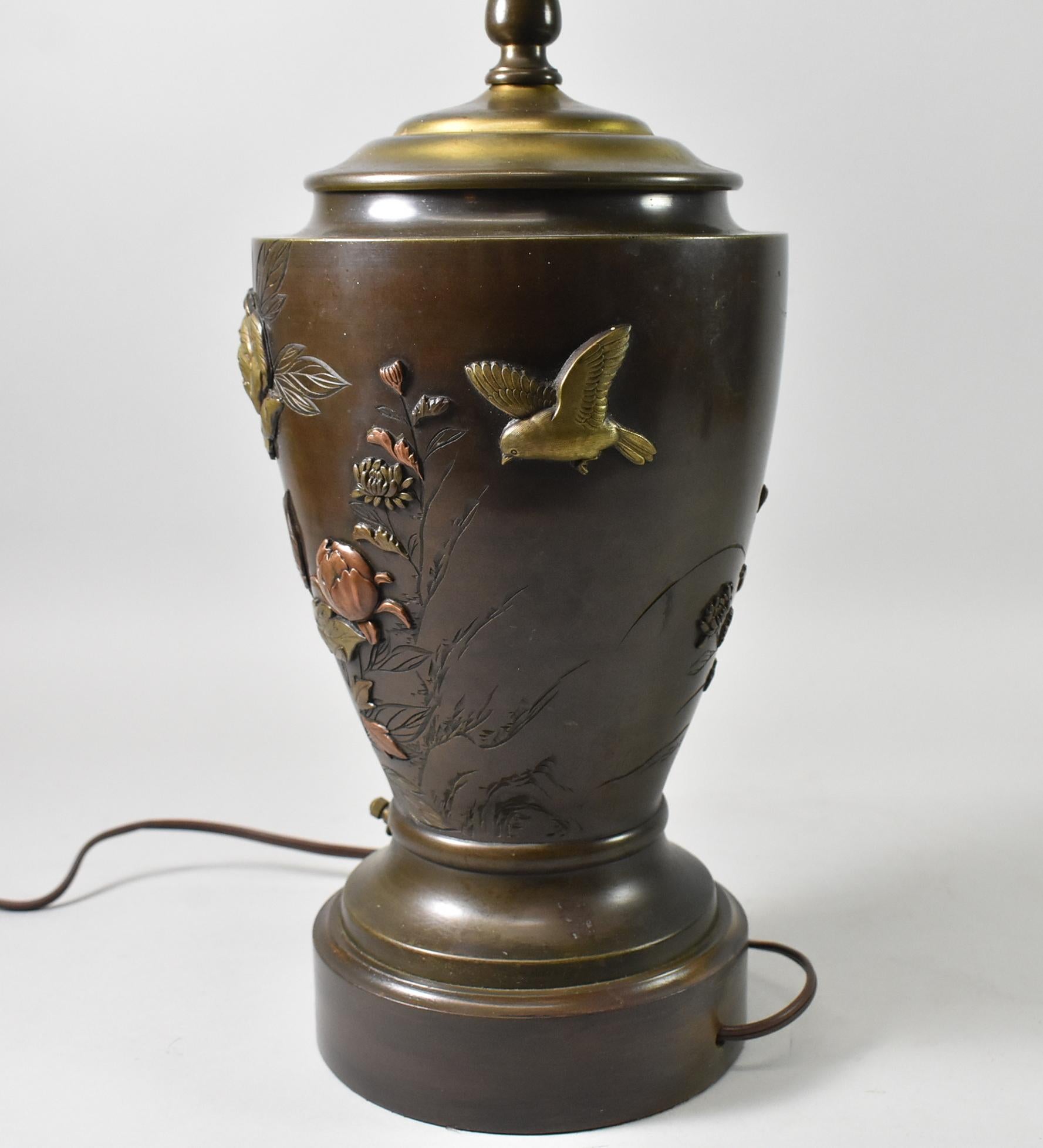 Japanische Lampe aus Bronze und gemischtem Metall im Zustand „Gut“ im Angebot in Toledo, OH