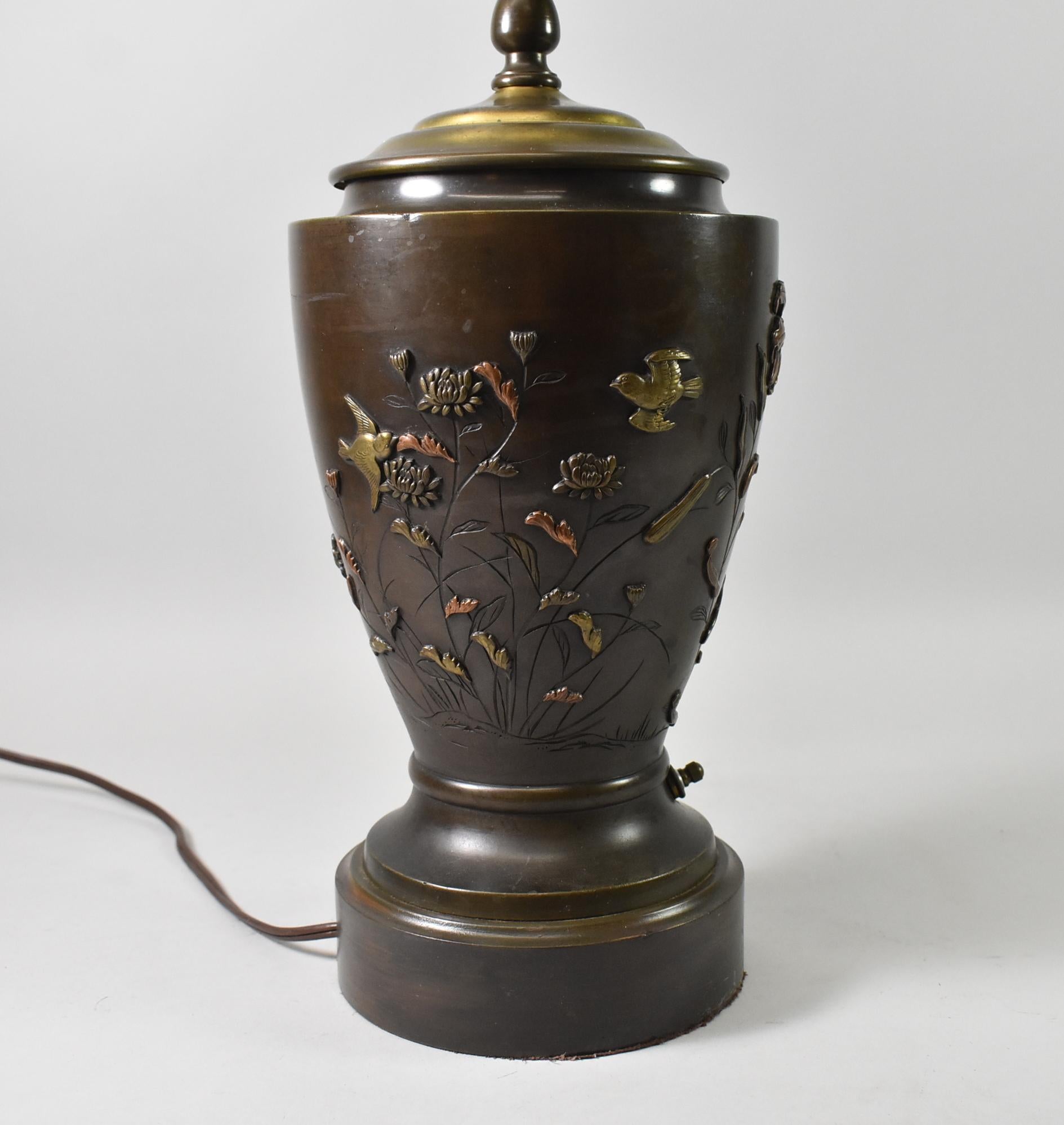 Japanische Lampe aus Bronze und gemischtem Metall (20. Jahrhundert) im Angebot