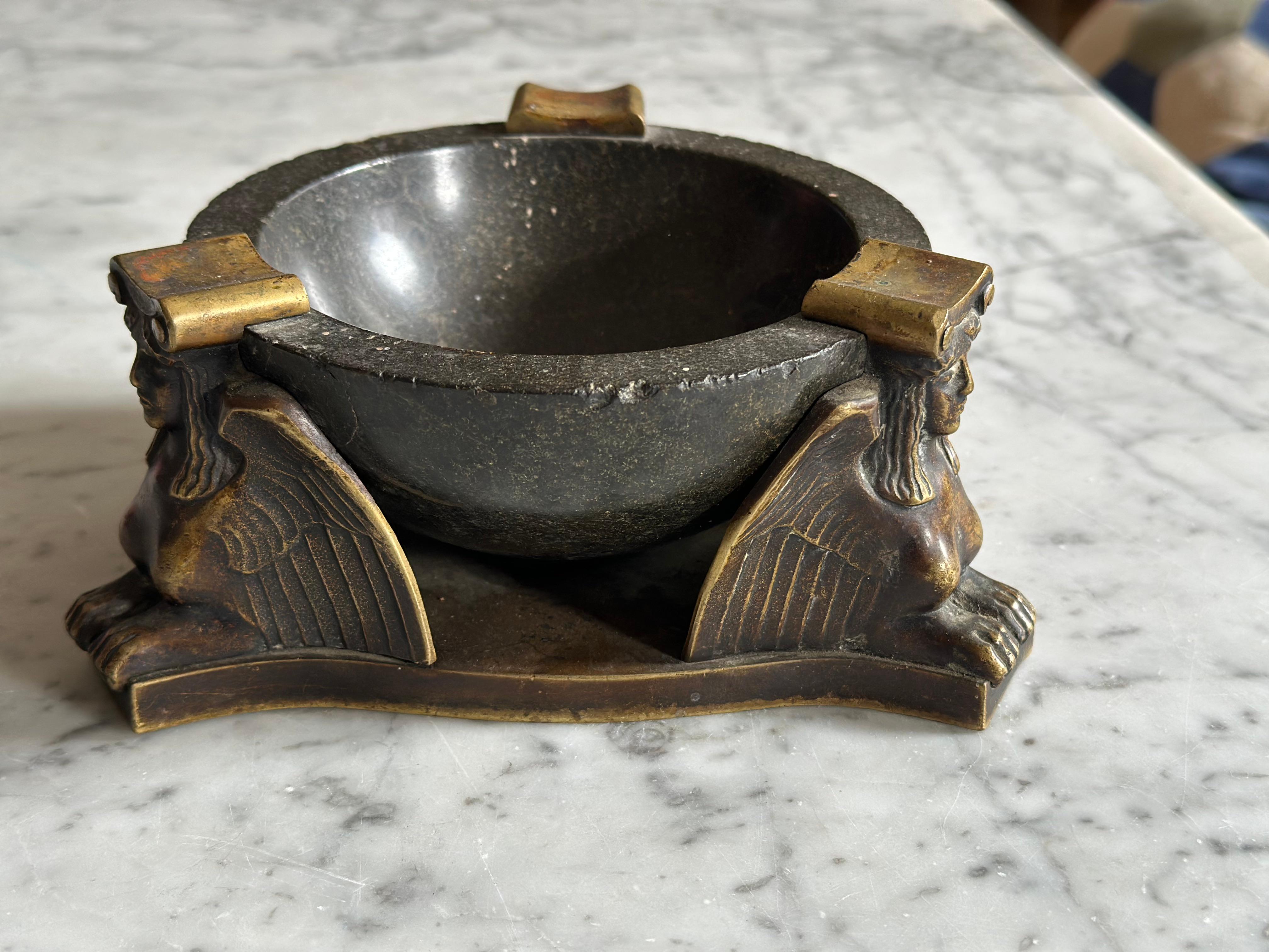 Art Deco Bronze and Serpentine Ashtray Attributed to Albin Müller, Early 20th Century For Sale