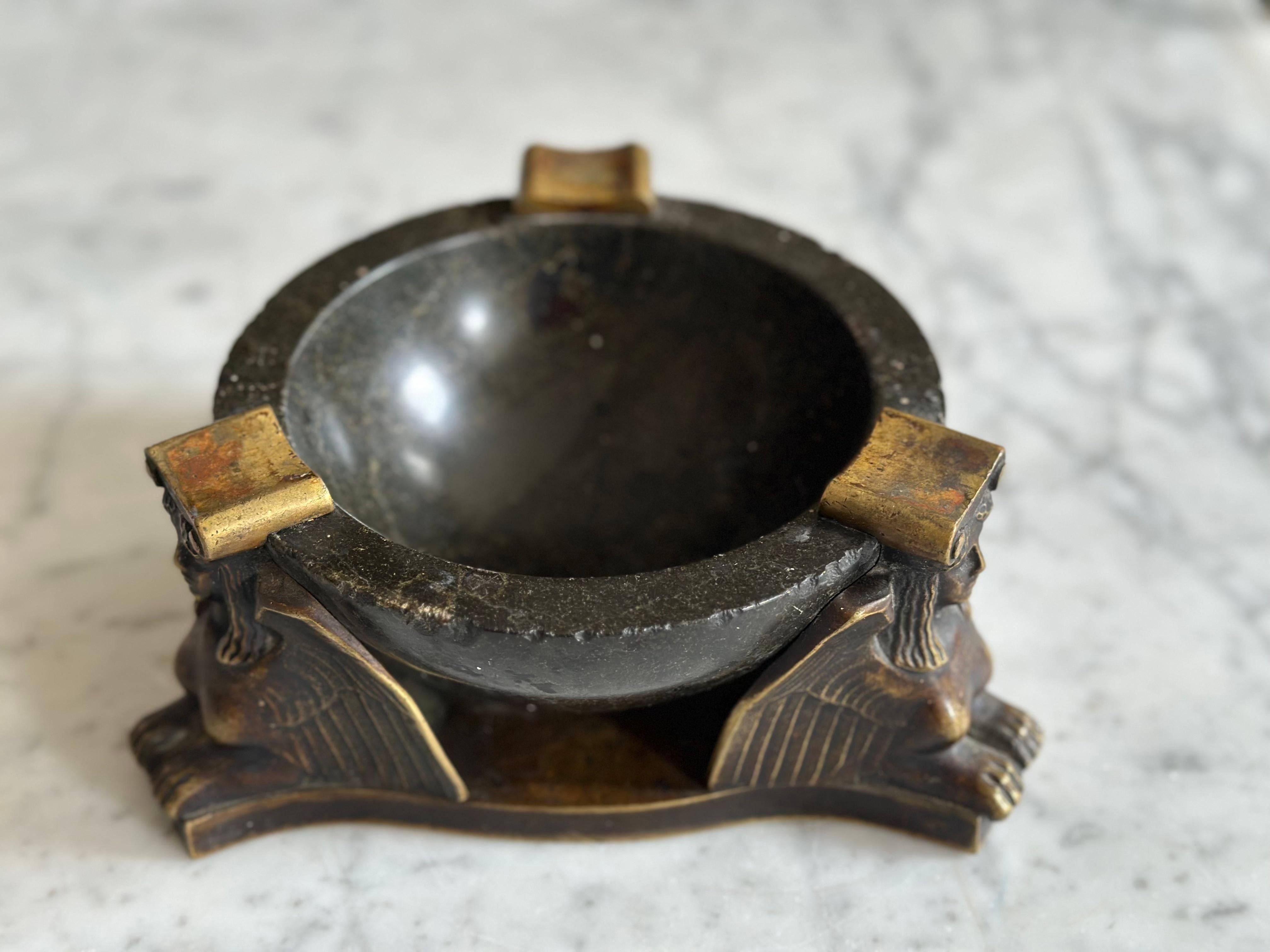 Bronze and Serpentine Ashtray Attributed to Albin Müller, Early 20th Century For Sale 4