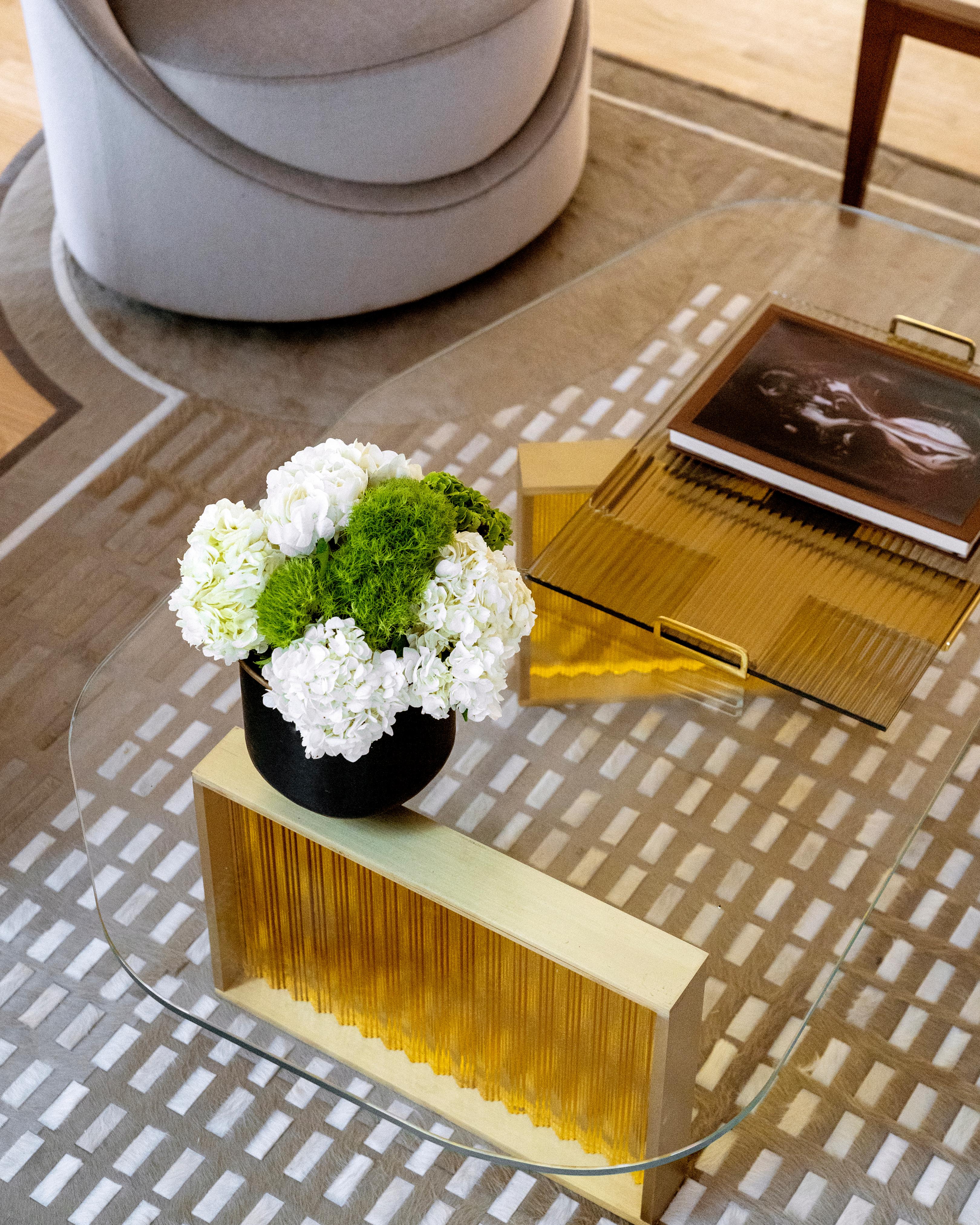 Bronze et acier  Plateau « T », inserts réglables en acier et verre bronze Neuf - En vente à New York, NY