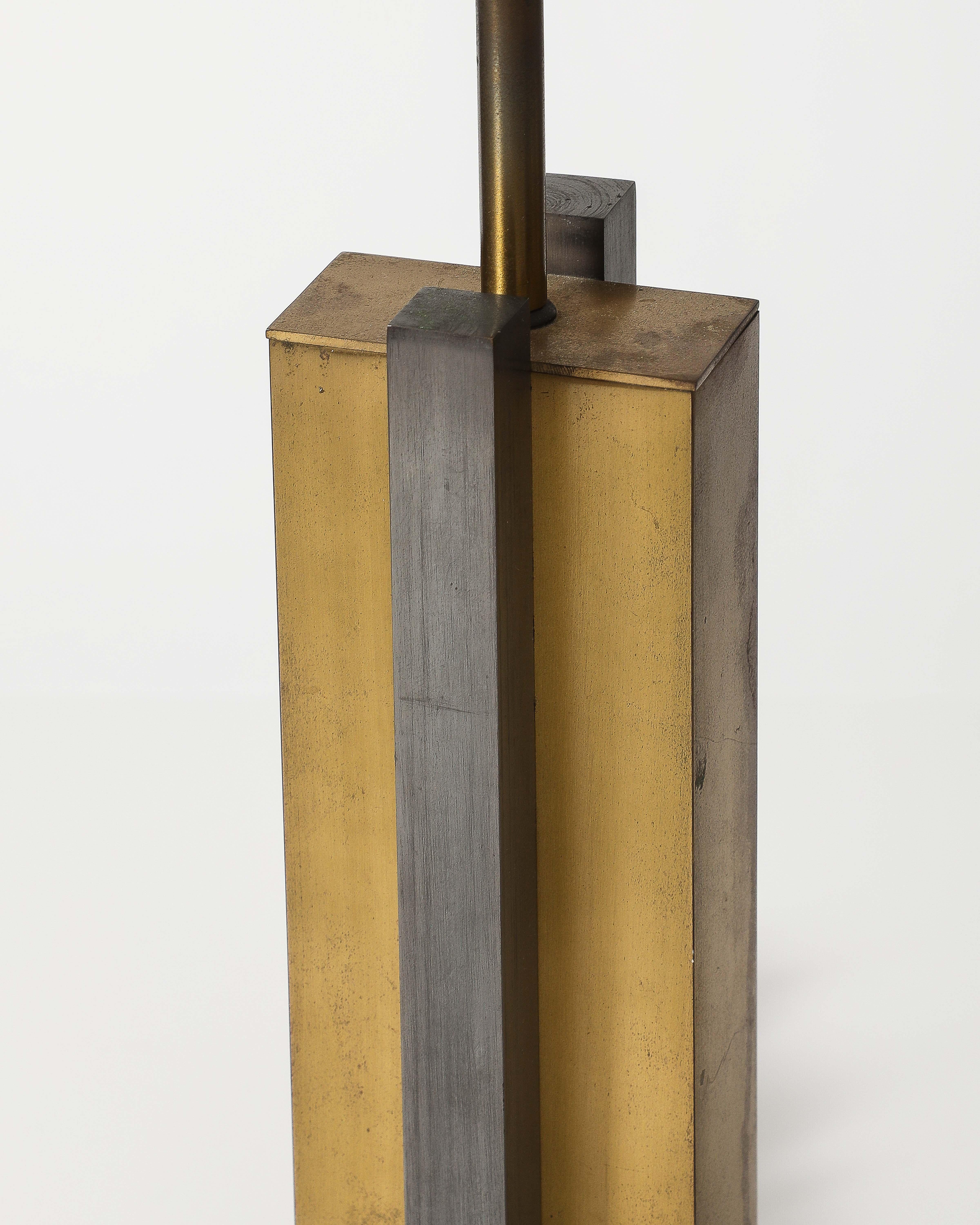 Lámpara de mesa de bronce y acero, Estados Unidos, c. 1980 en venta 6