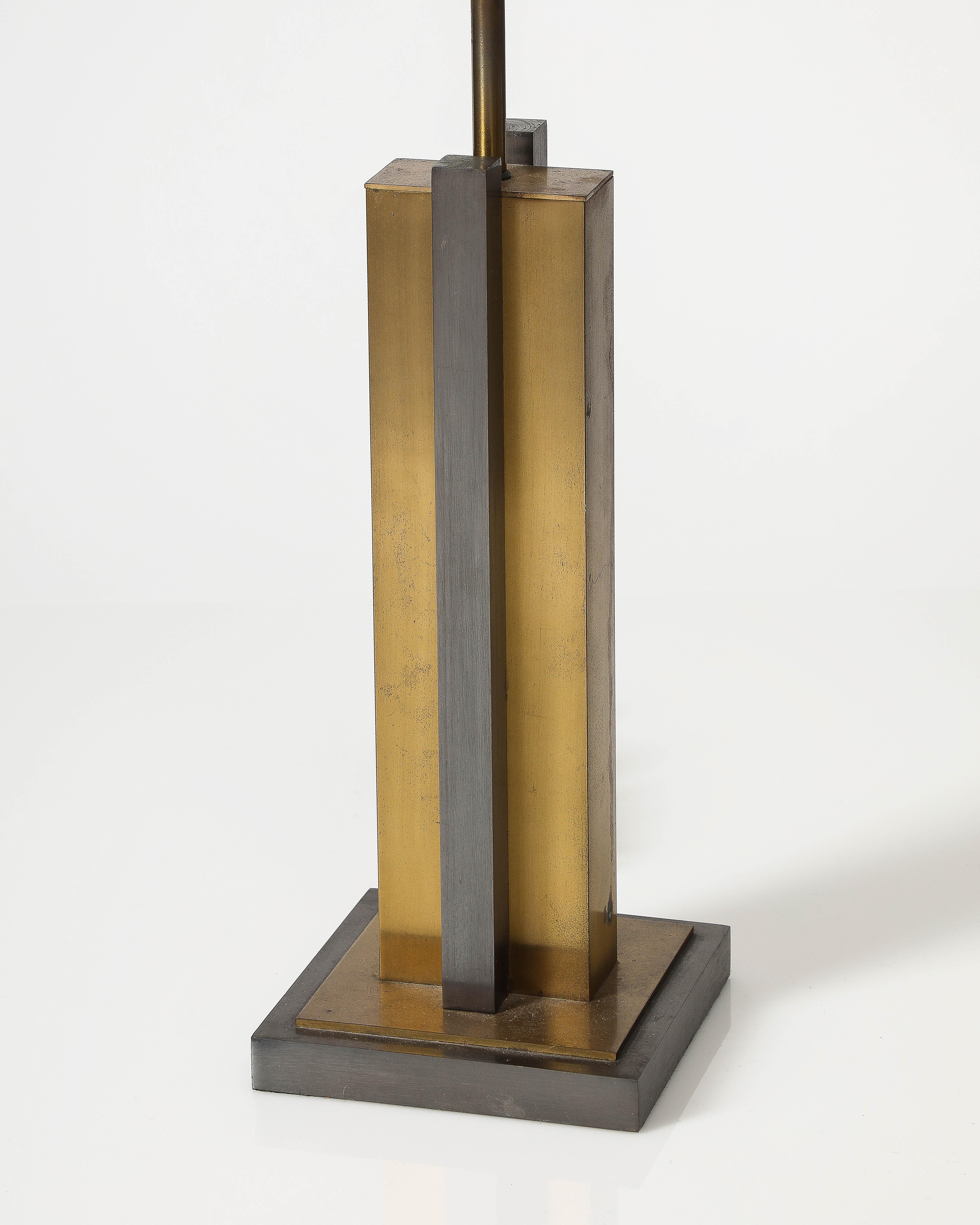 Lámpara de mesa de bronce y acero, Estados Unidos, c. 1980 en venta 7