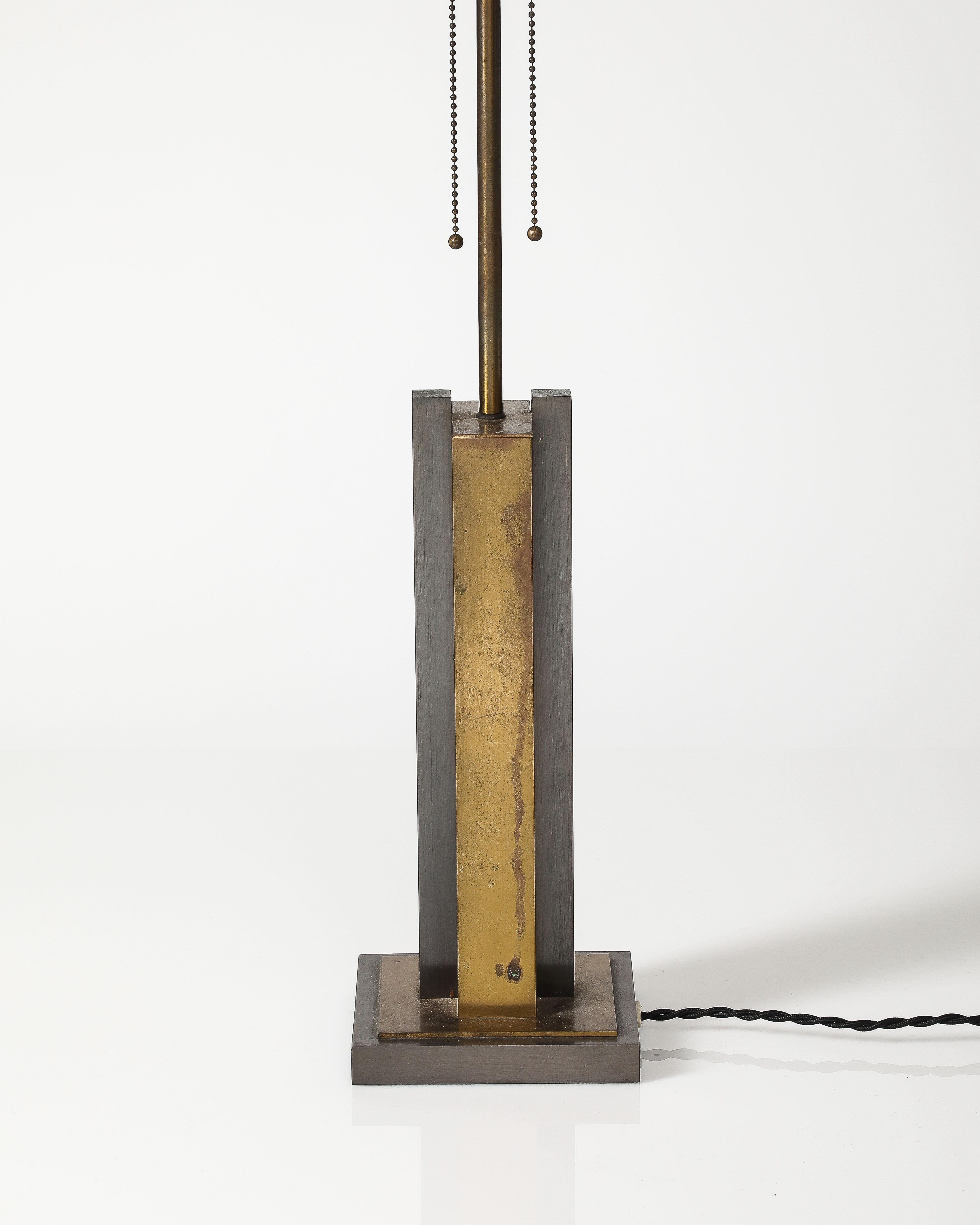 Lámpara de mesa de bronce y acero, Estados Unidos, c. 1980 finales del siglo XX en venta