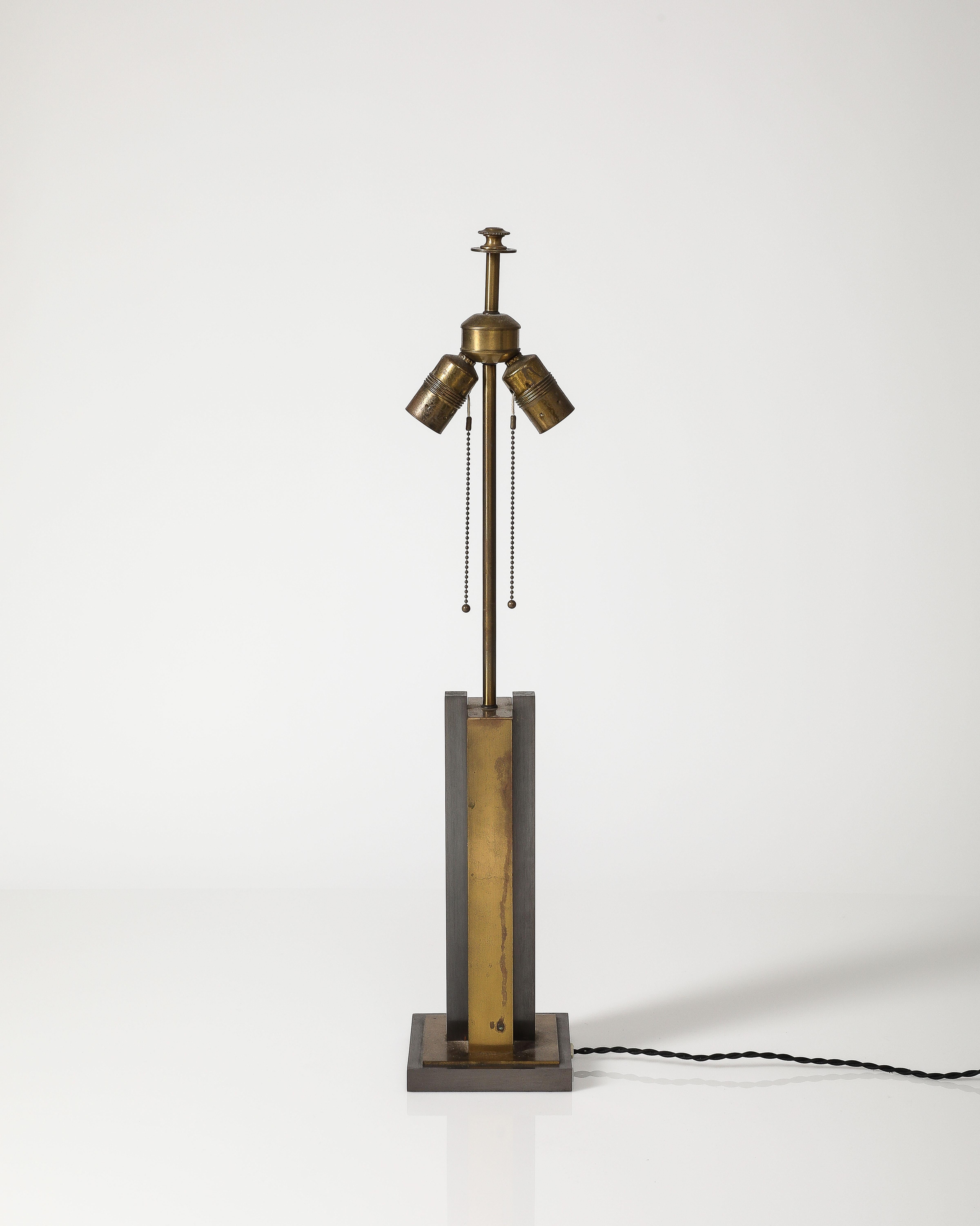 Lámpara de mesa de bronce y acero, Estados Unidos, c. 1980 en venta 2