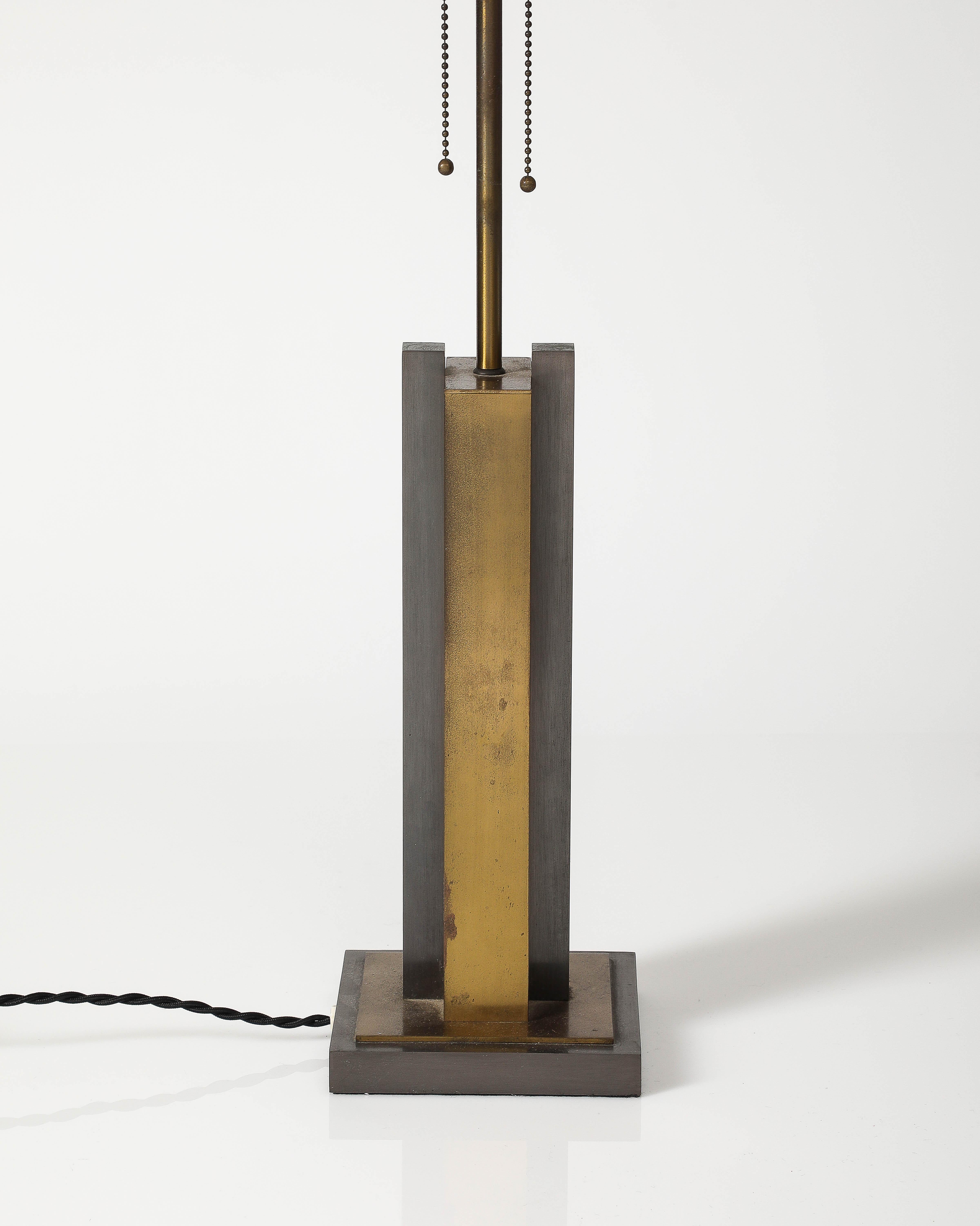 Lámpara de mesa de bronce y acero, Estados Unidos, c. 1980 en venta 3