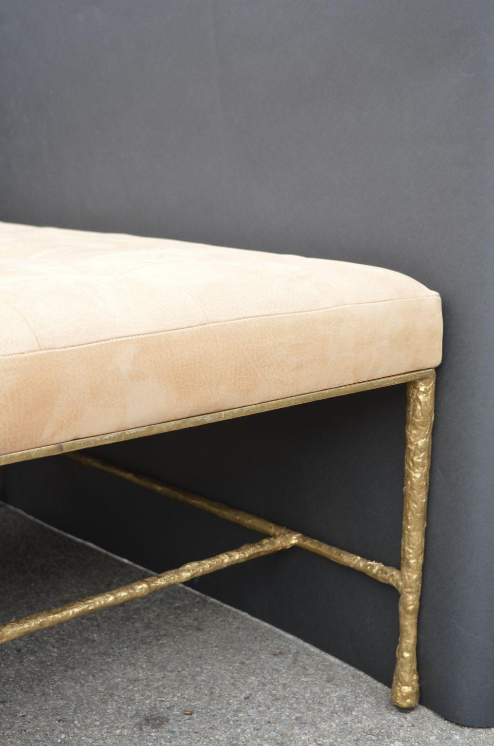 Lit de jour ou table basse en bronze et daim Bon état - En vente à Los Angeles, CA