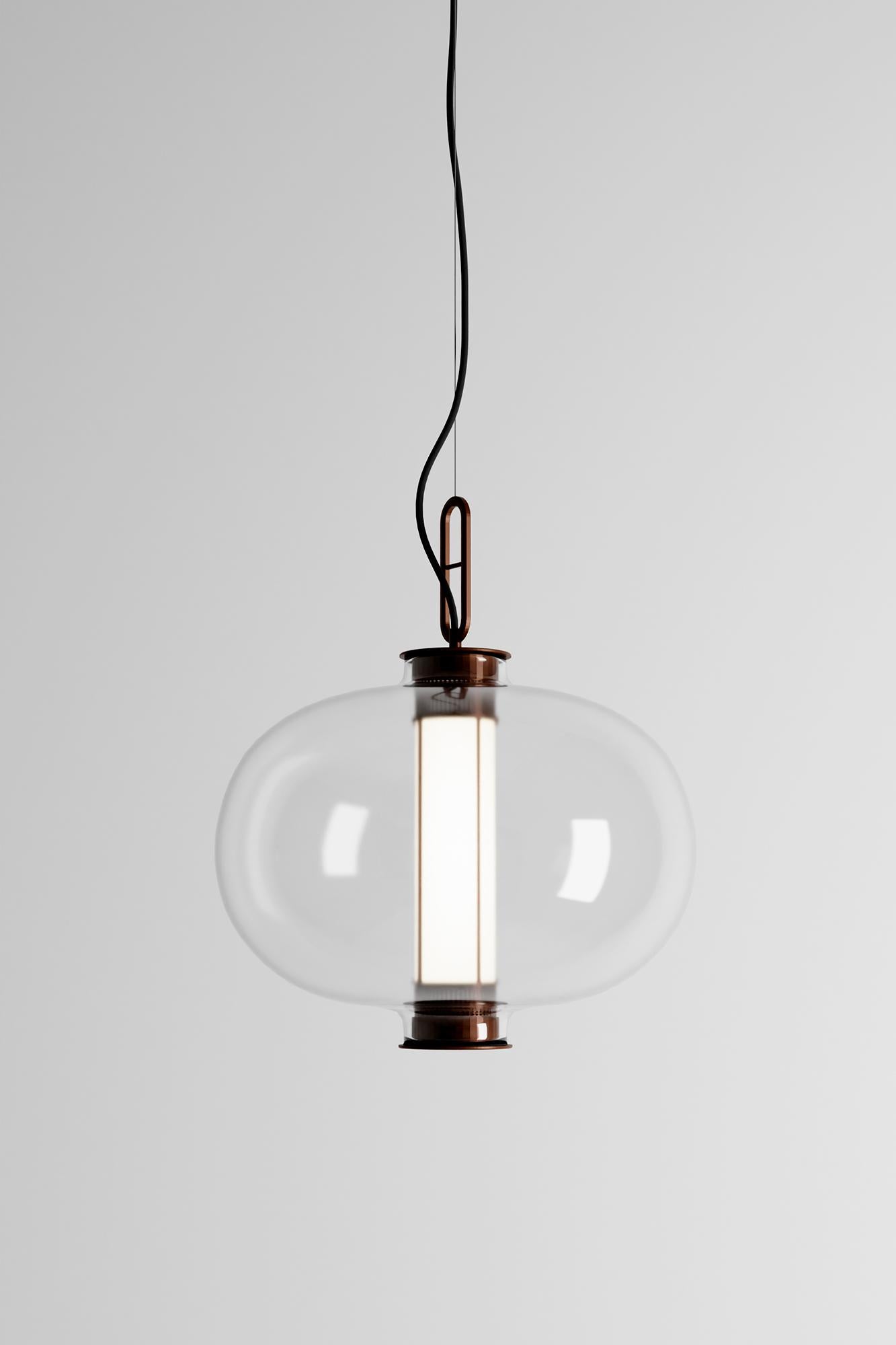 Bai T Kronleuchter II aus Bronze und transparentem Glas von Parachilna (21. Jahrhundert und zeitgenössisch) im Angebot
