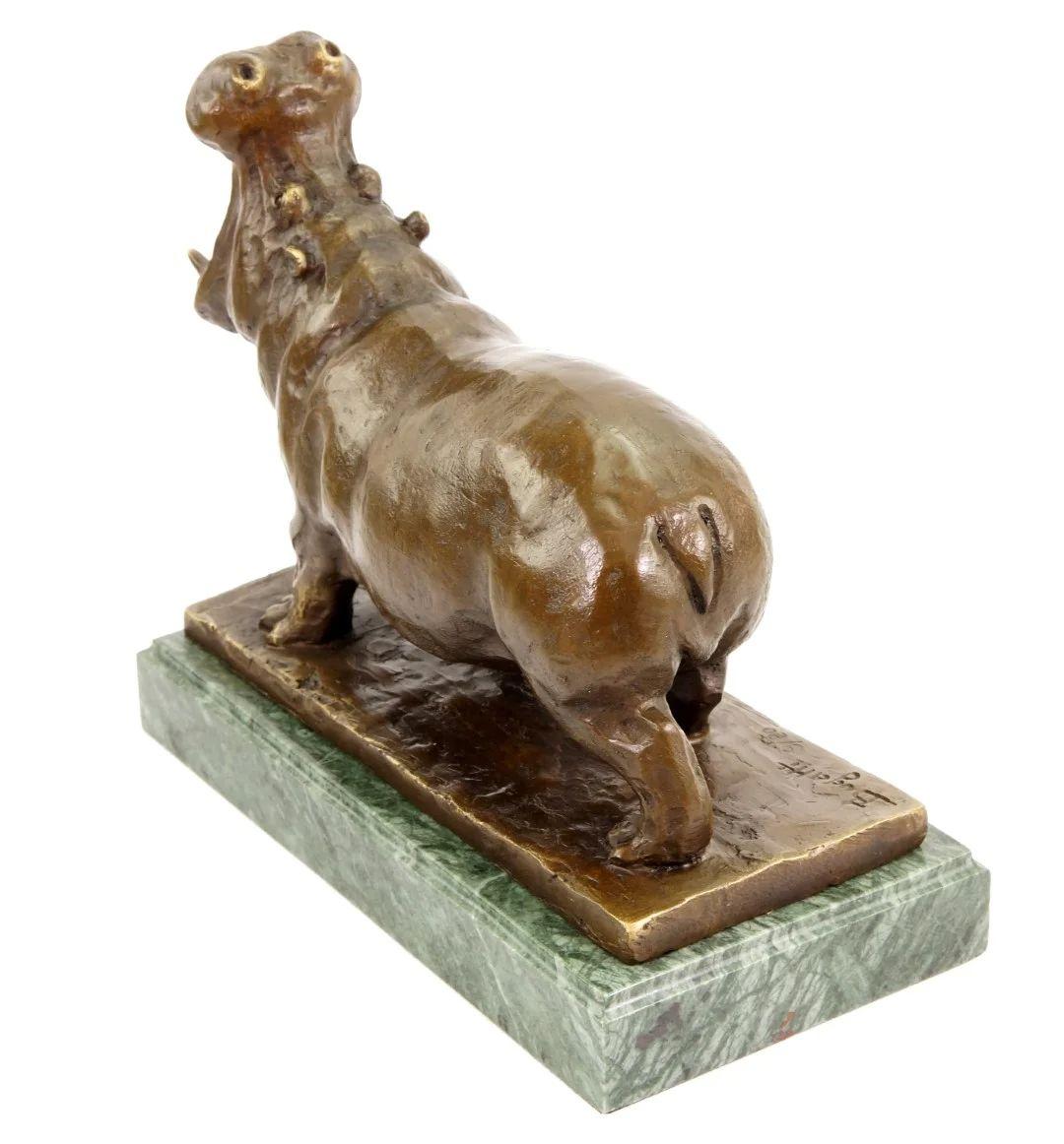 Statua animale in bronzo, ippopotamo nello stile di Rembrandt Bugatti Scultura in vendita 2