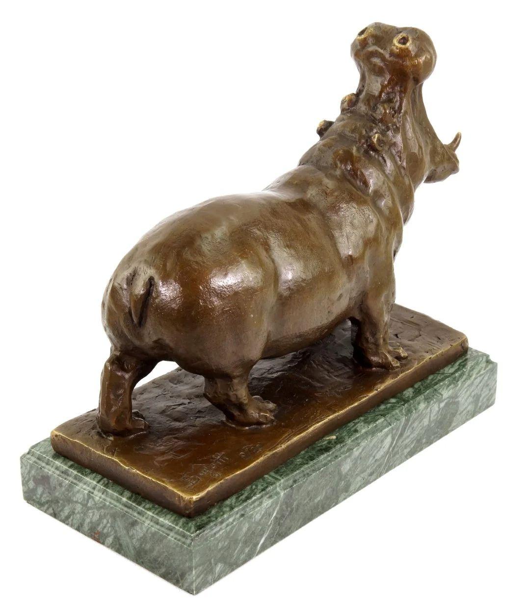 Bronzo Statua animale in bronzo, ippopotamo nello stile di Rembrandt Bugatti Scultura in vendita