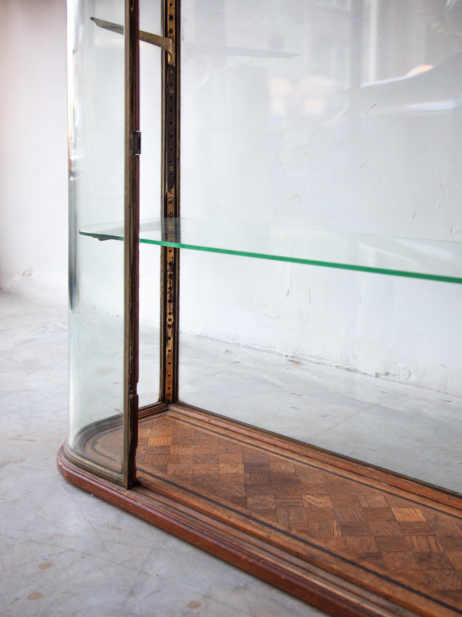 Bronze Antique Counter Display, Vitrine in Glass with Curved Panels, France In Good Condition In Antwerp, BE