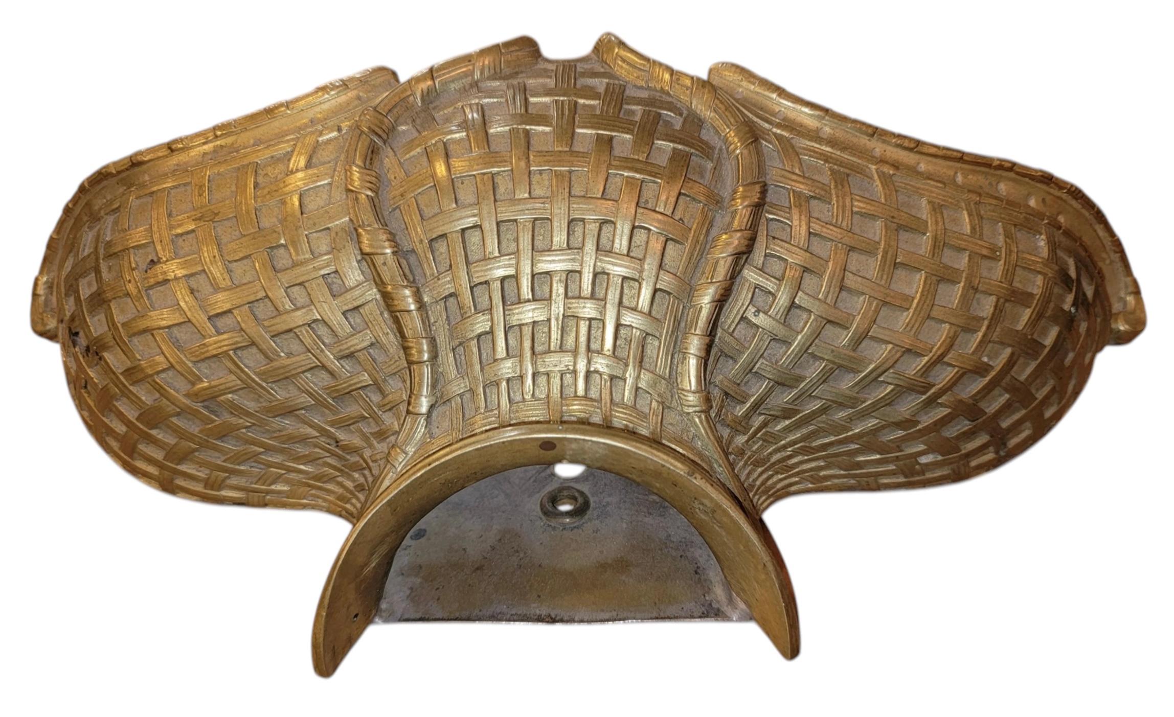 Français Jardinière française ancienne en bronze en vente