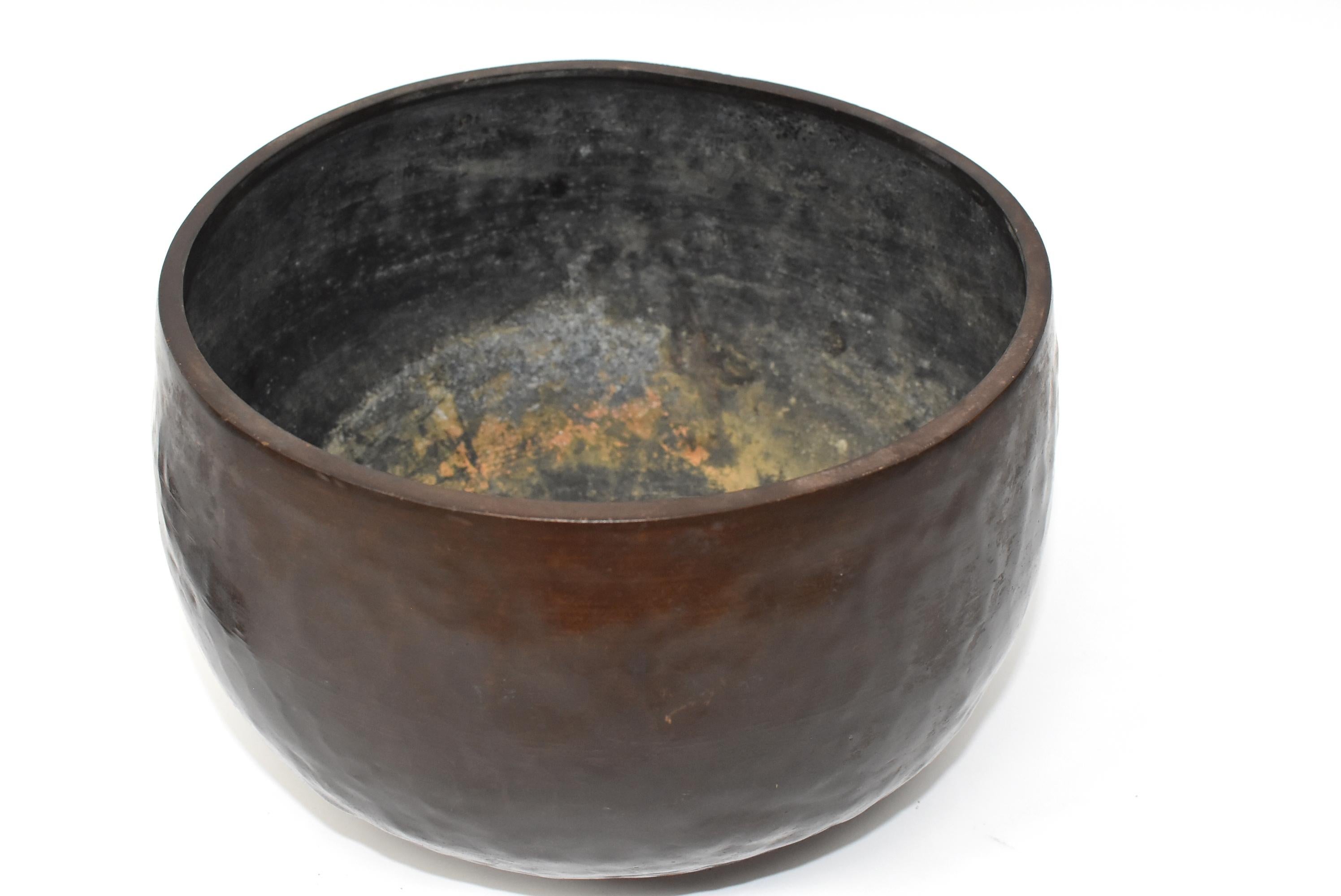 Bronze Antique Japanese Singing Bowl, Hand-Hammered Copper In Good Condition In Somis, CA