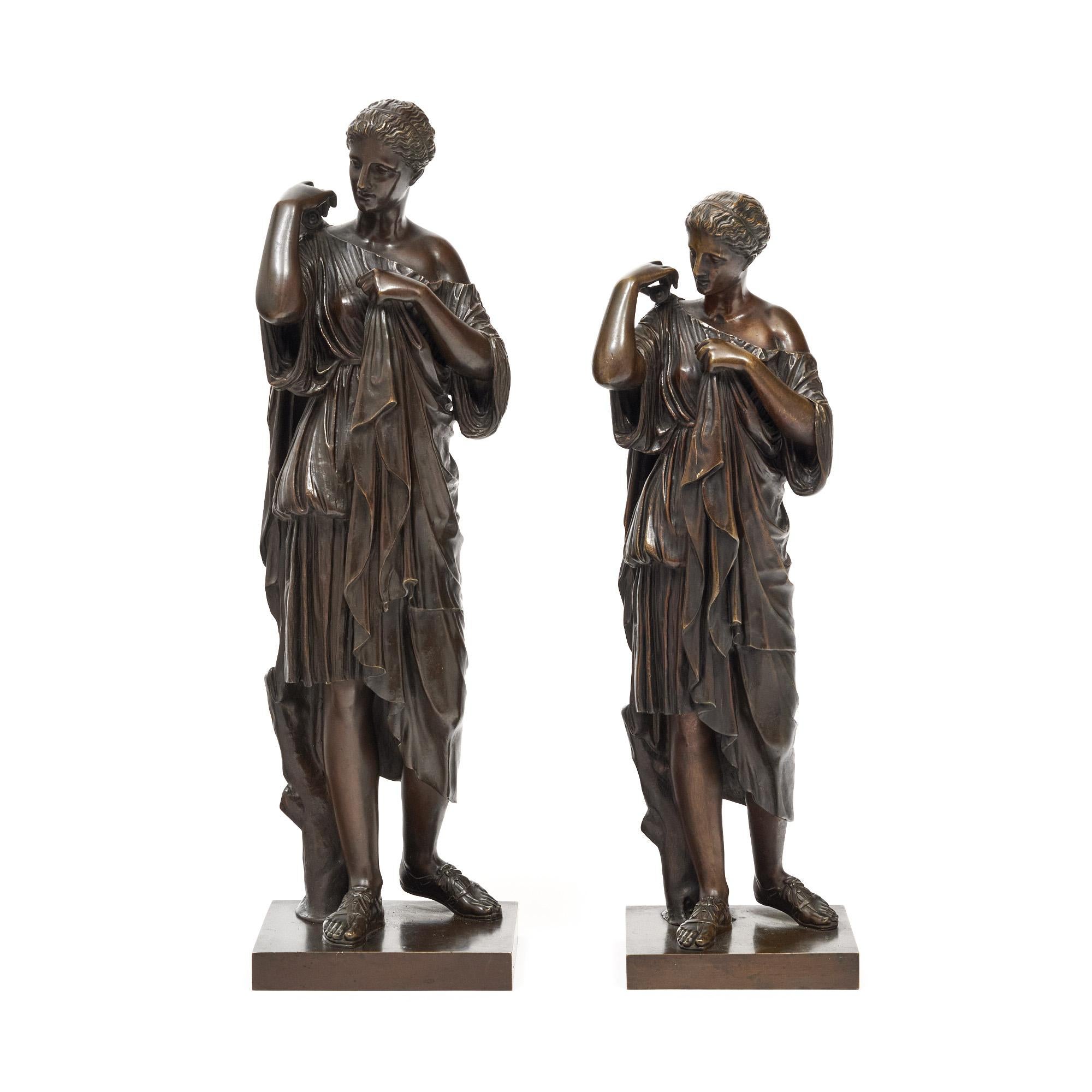 Sculpture antique en bronze d'après La Diane de Gabis de Praxiteles en vente 2