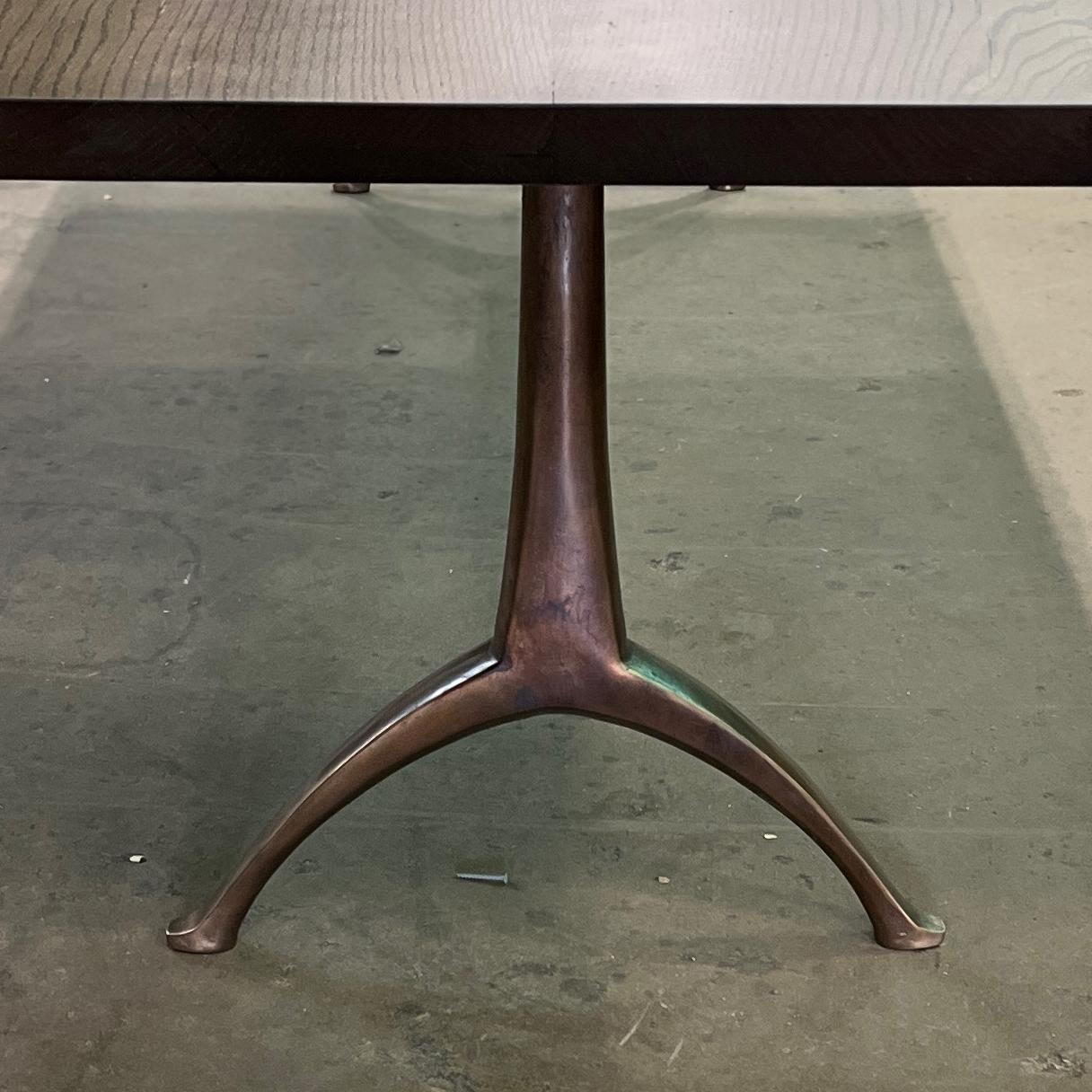 American Craftsman Base à chevrons en bronze patiné d'antiquités (BASE EN exclusivité PAIR) Legacy par Alabama Sawyer en vente