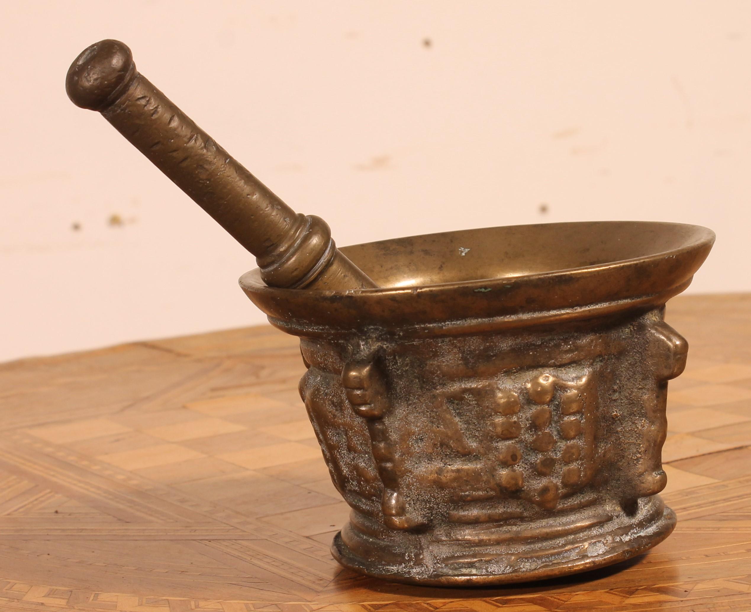 Spanish Bronze Apothecary Mortar with Its Pestle, 17th Century