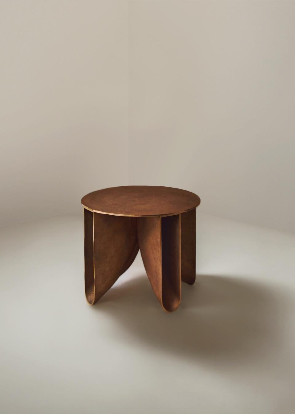 Moulage Table d'appoint bb architecturale en bronze en vente
