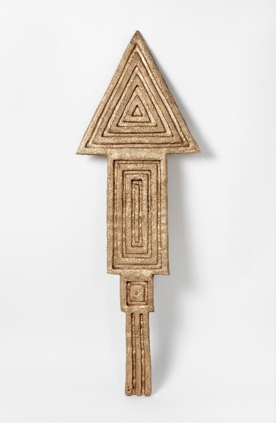 Asad-Bakhtiari, of Iranian tribal origins and interested in astrology, has always been fascinated by the idea of arrows and their power. Through them, he explores various life objectives.
The bronze sculpture is a reinterpretation of one of the