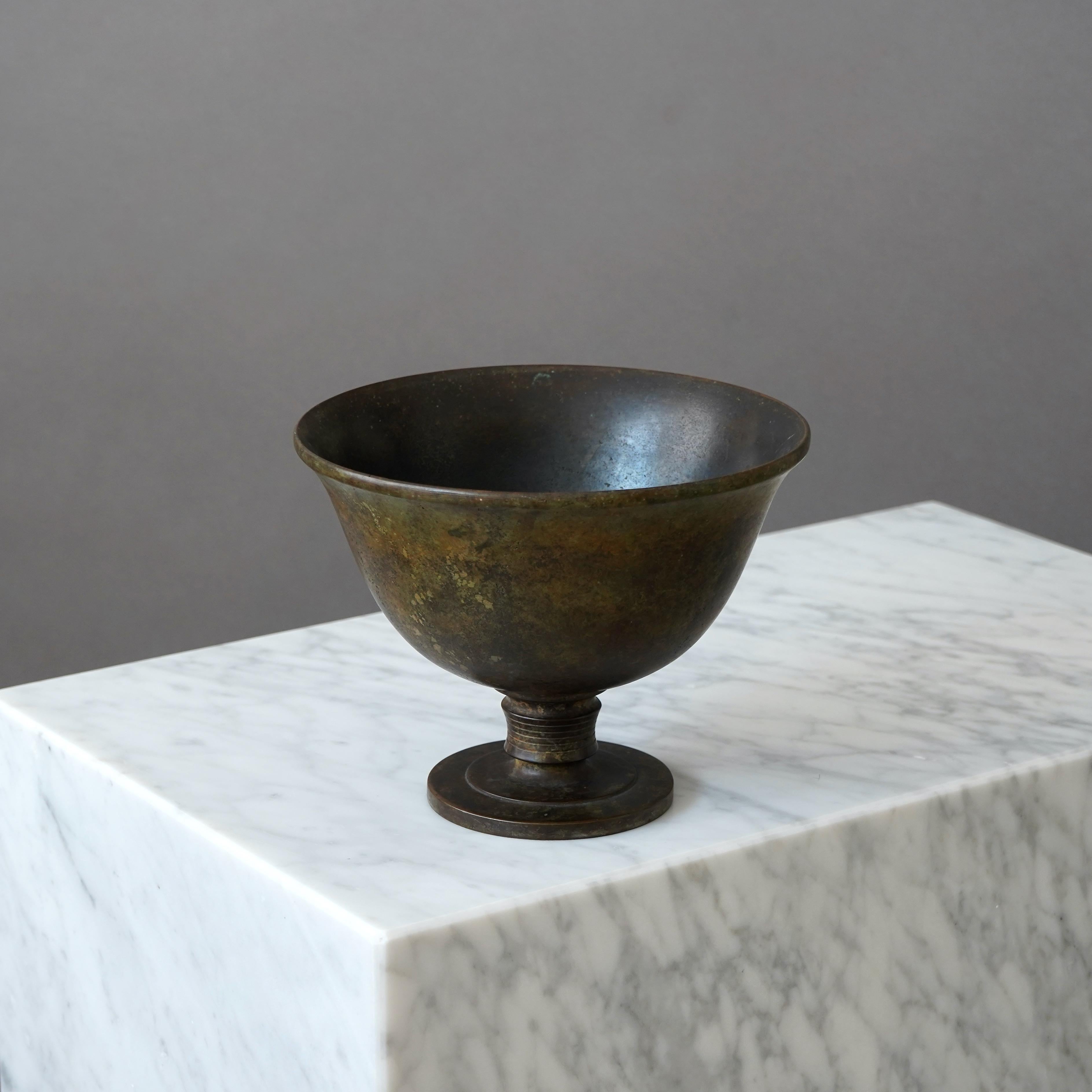 A beautiful footed bowl in bronze with amazing patina. Made by GAB Guldsmedsaktiebolaget, Sweden, 1930s.  

Great condition.
Stamped 'BRONS' and makers mark.