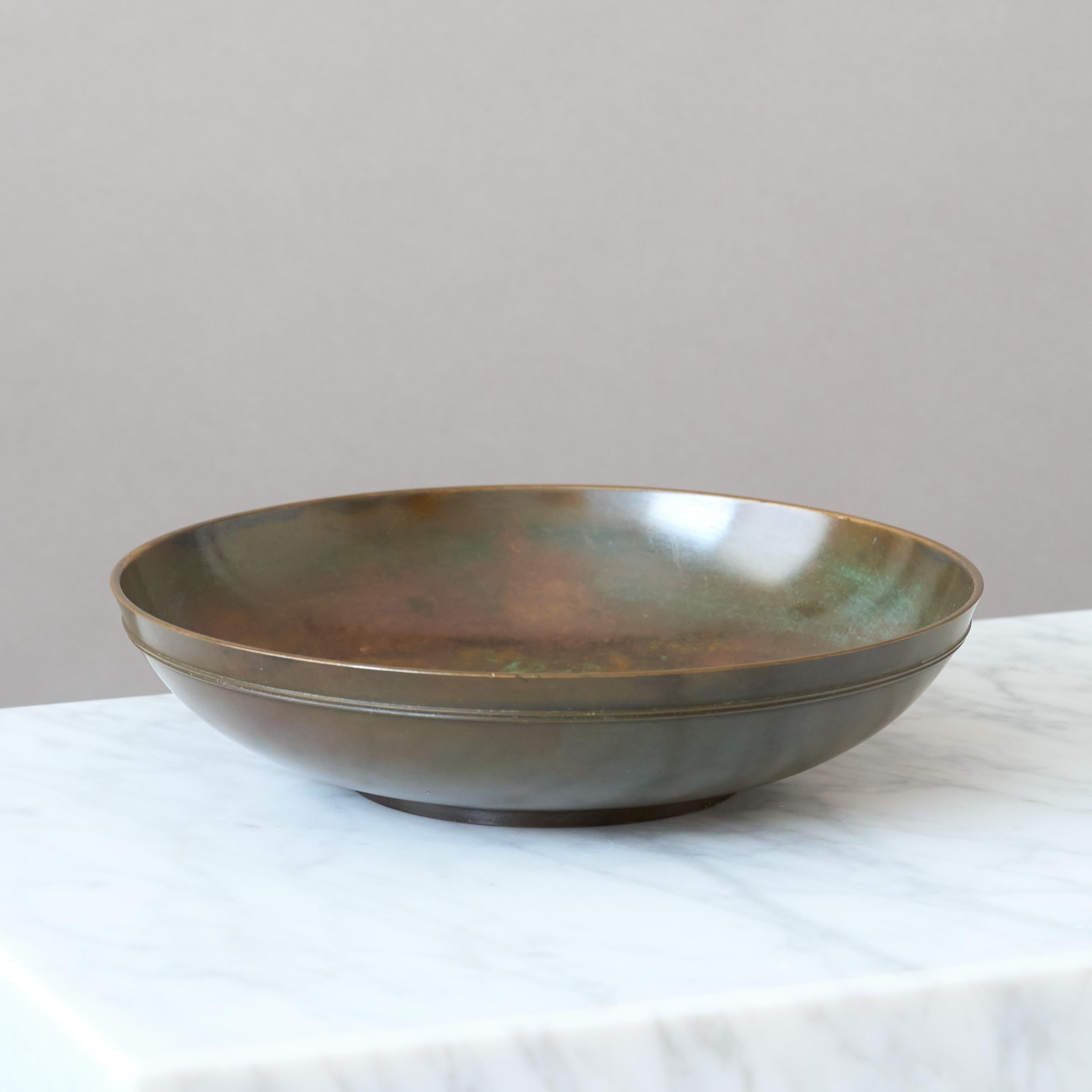 Swedish Bronze Art Deco Bowl by GAB Guldsmedsaktiebolaget, Sweden, 1930s. For Sale