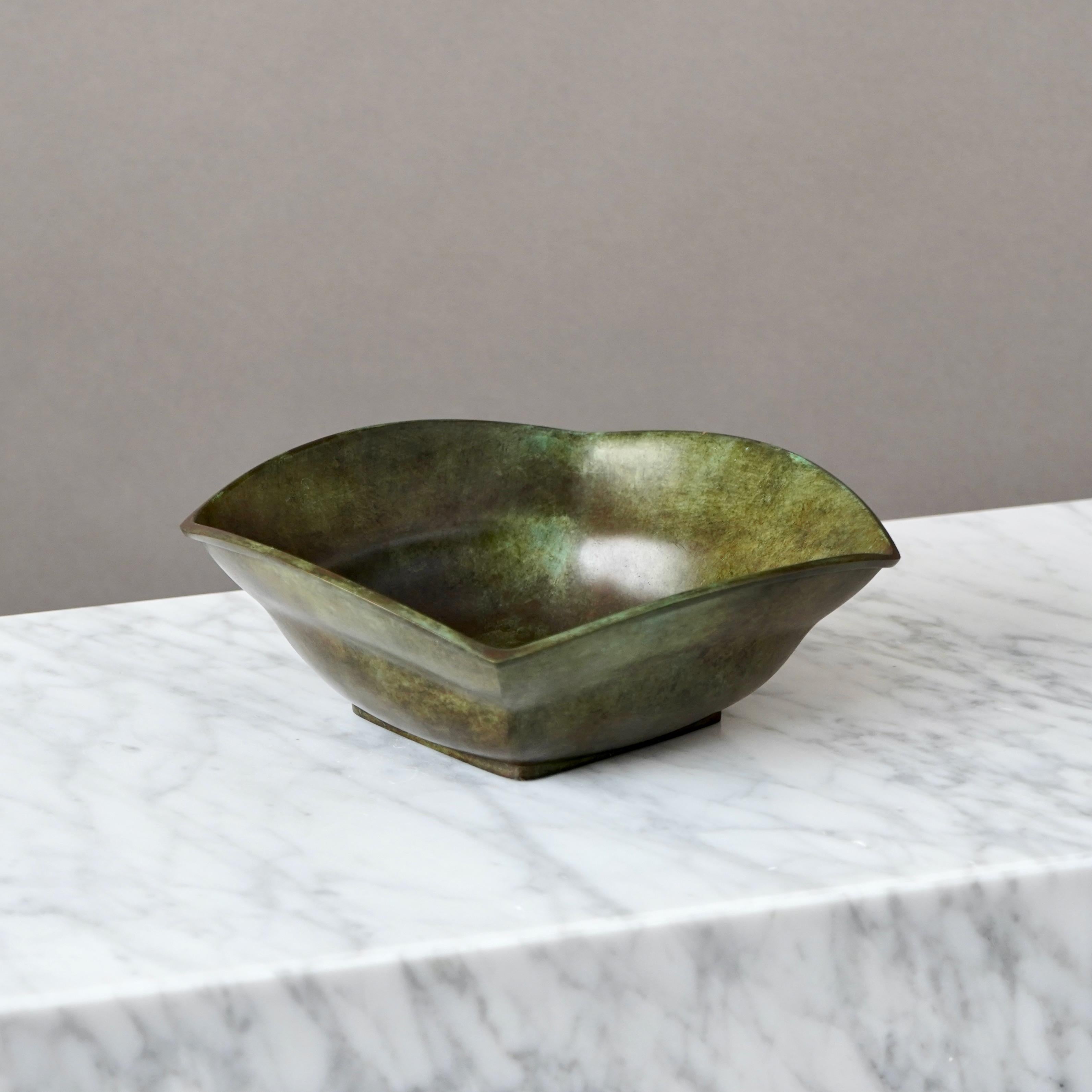 Svedese Ciotola Art Deco in bronzo di GAB Guldsmedsaktiebolaget, Svezia, anni '30 in vendita