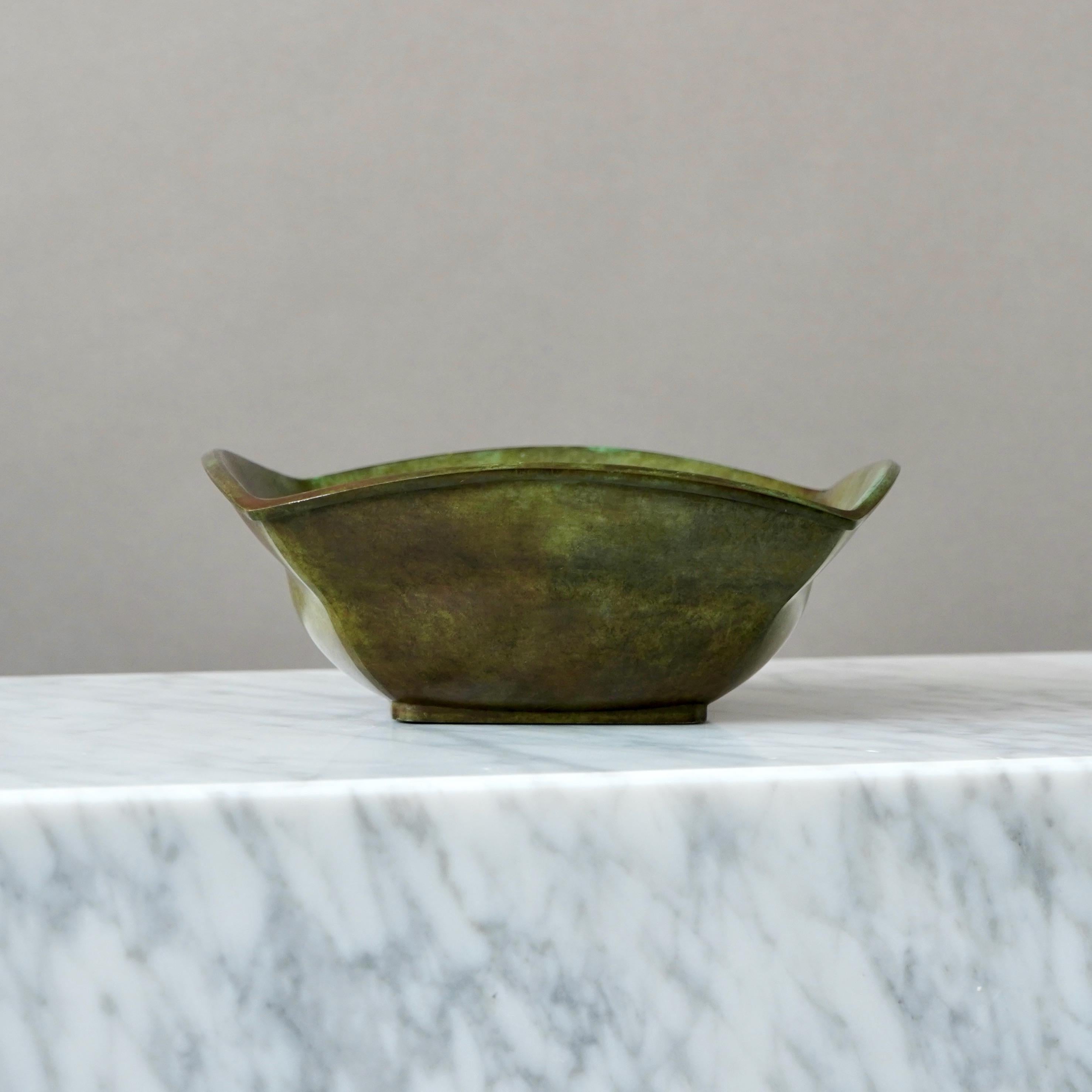 Calco Ciotola Art Deco in bronzo di GAB Guldsmedsaktiebolaget, Svezia, anni '30 in vendita