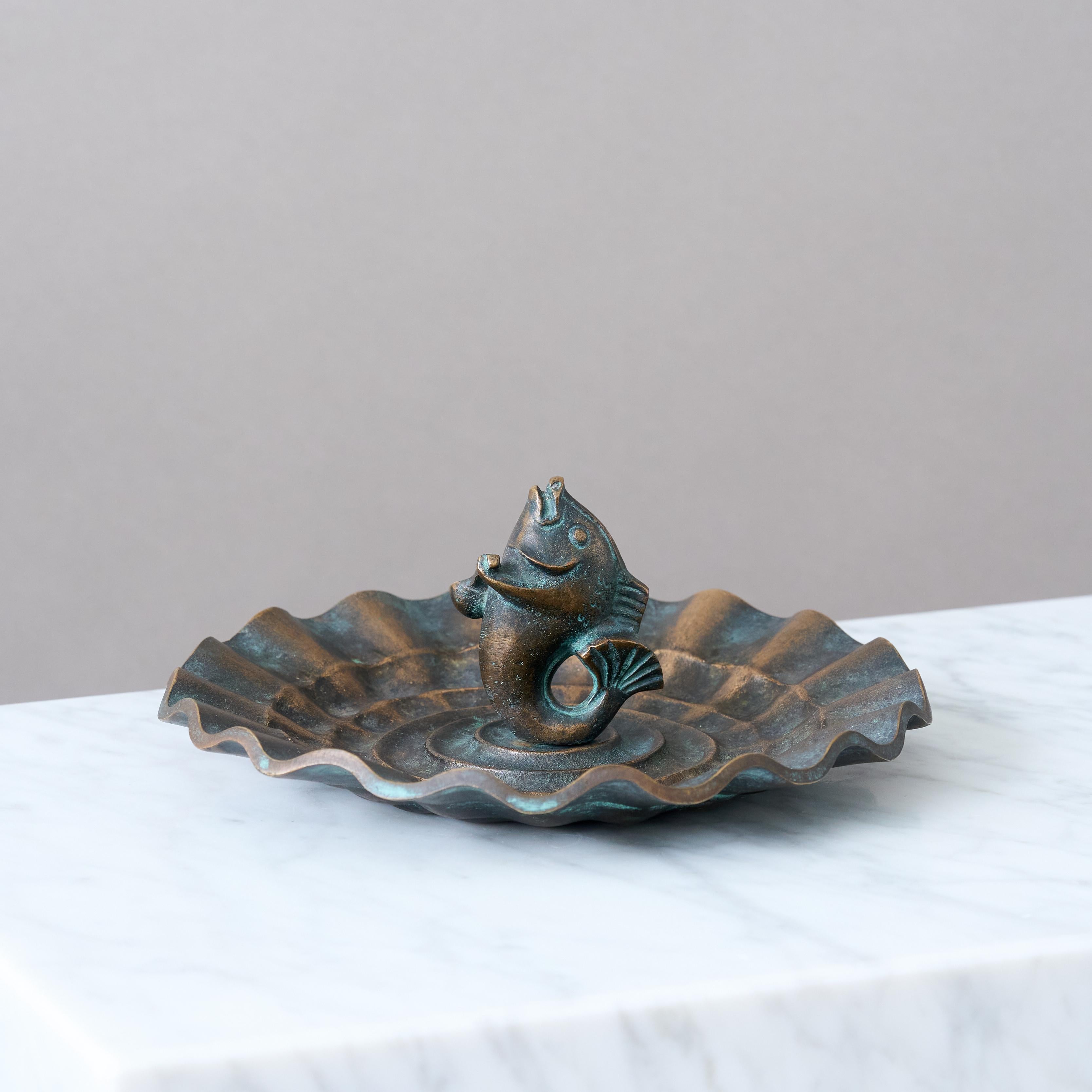 Cast Bronze Art Deco Bowl / Dish by Böhlmarks, Sweden, 1930s. For Sale