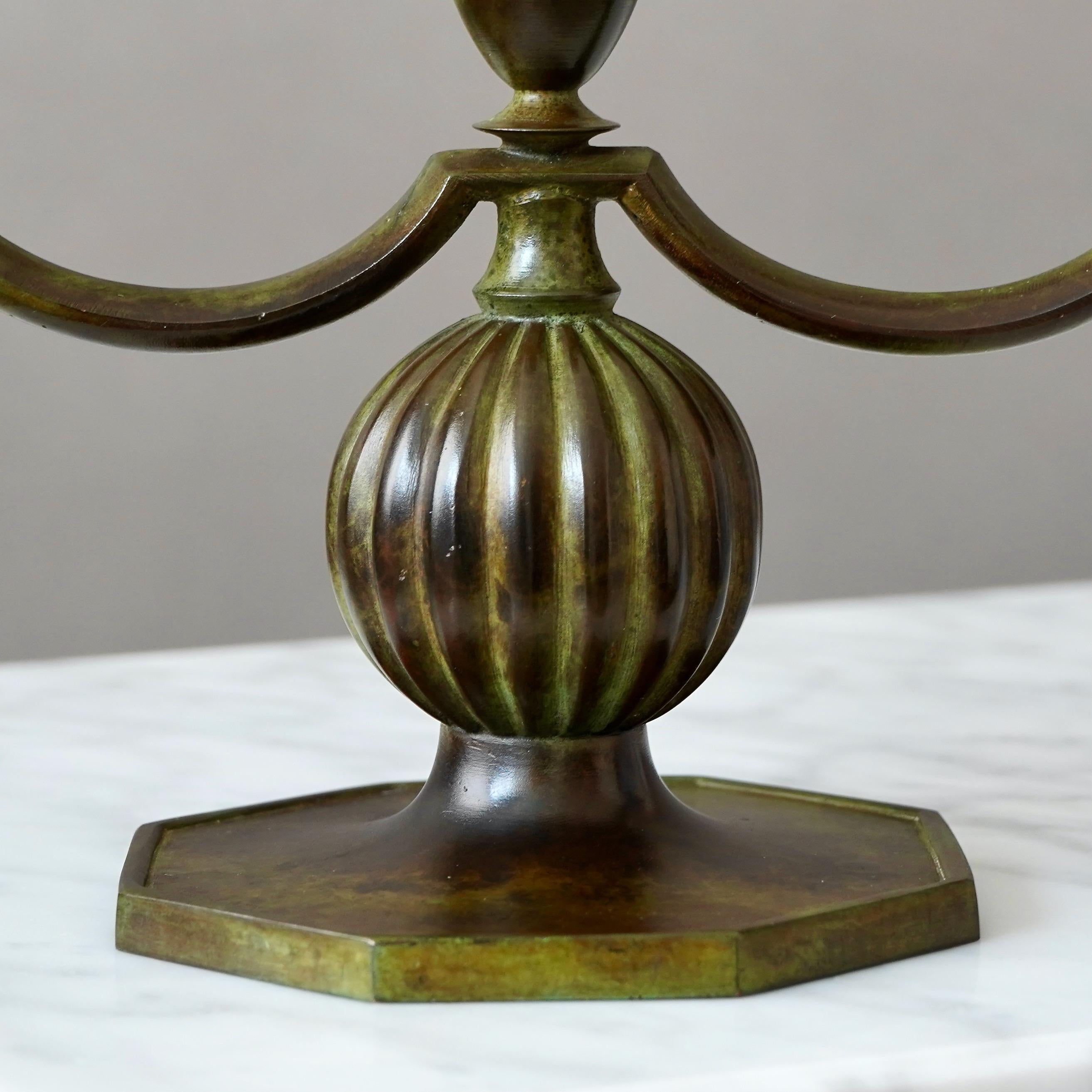 Svedese Candelabro Art Deco in bronzo di GAB Guldsmedsaktiebolaget, Svezia, anni '30 in vendita