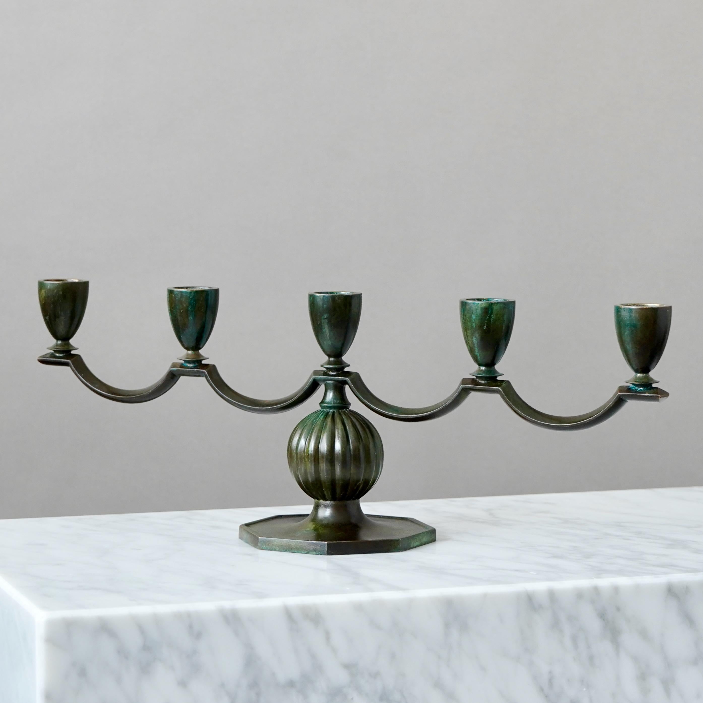 Metà XX secolo Candelabro Art Deco in bronzo di GAB Guldsmedsaktiebolaget, Svezia, anni '30 in vendita