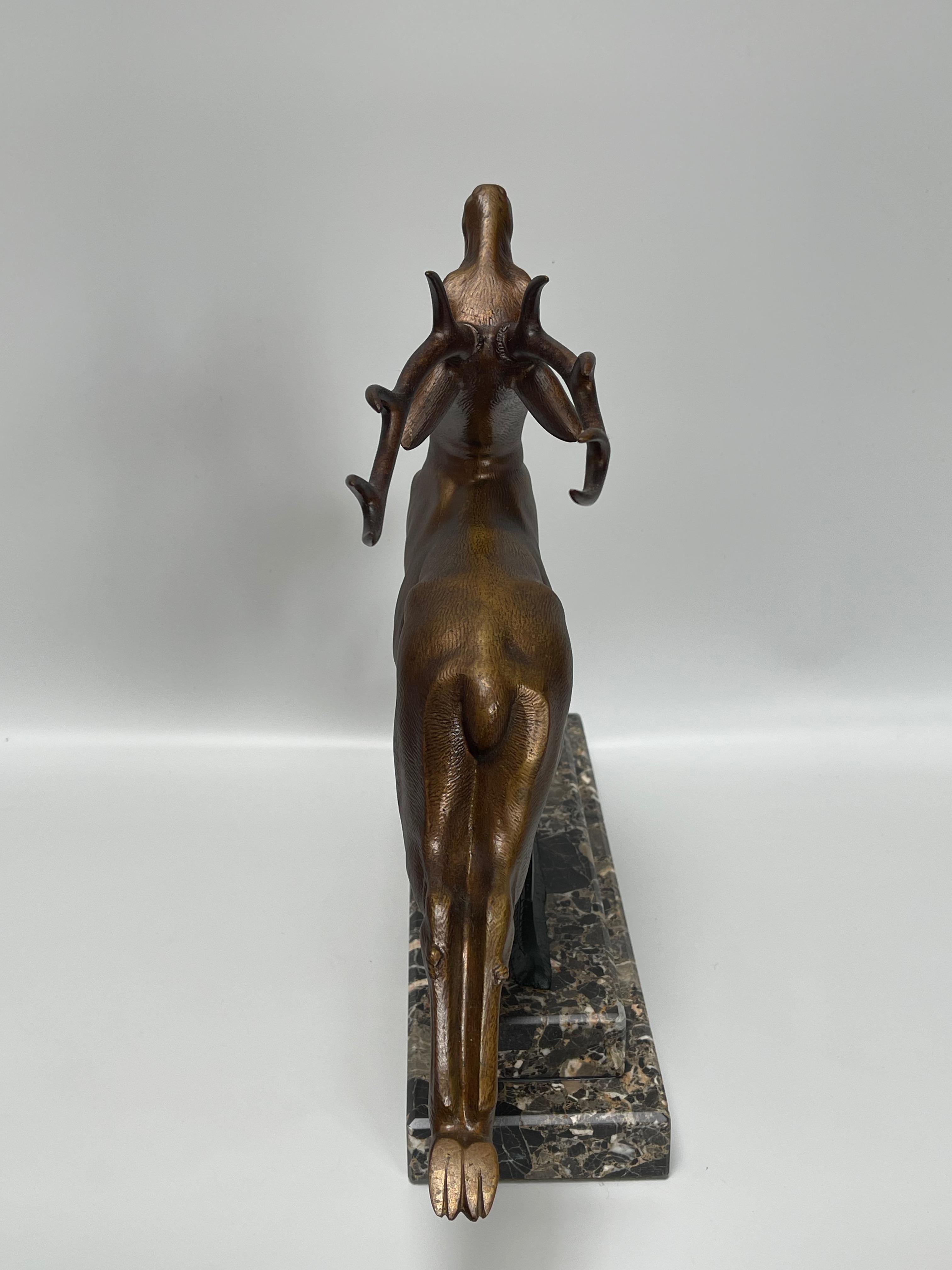 Le cerf Art Déco en bronze signé L Alliot en vente 1