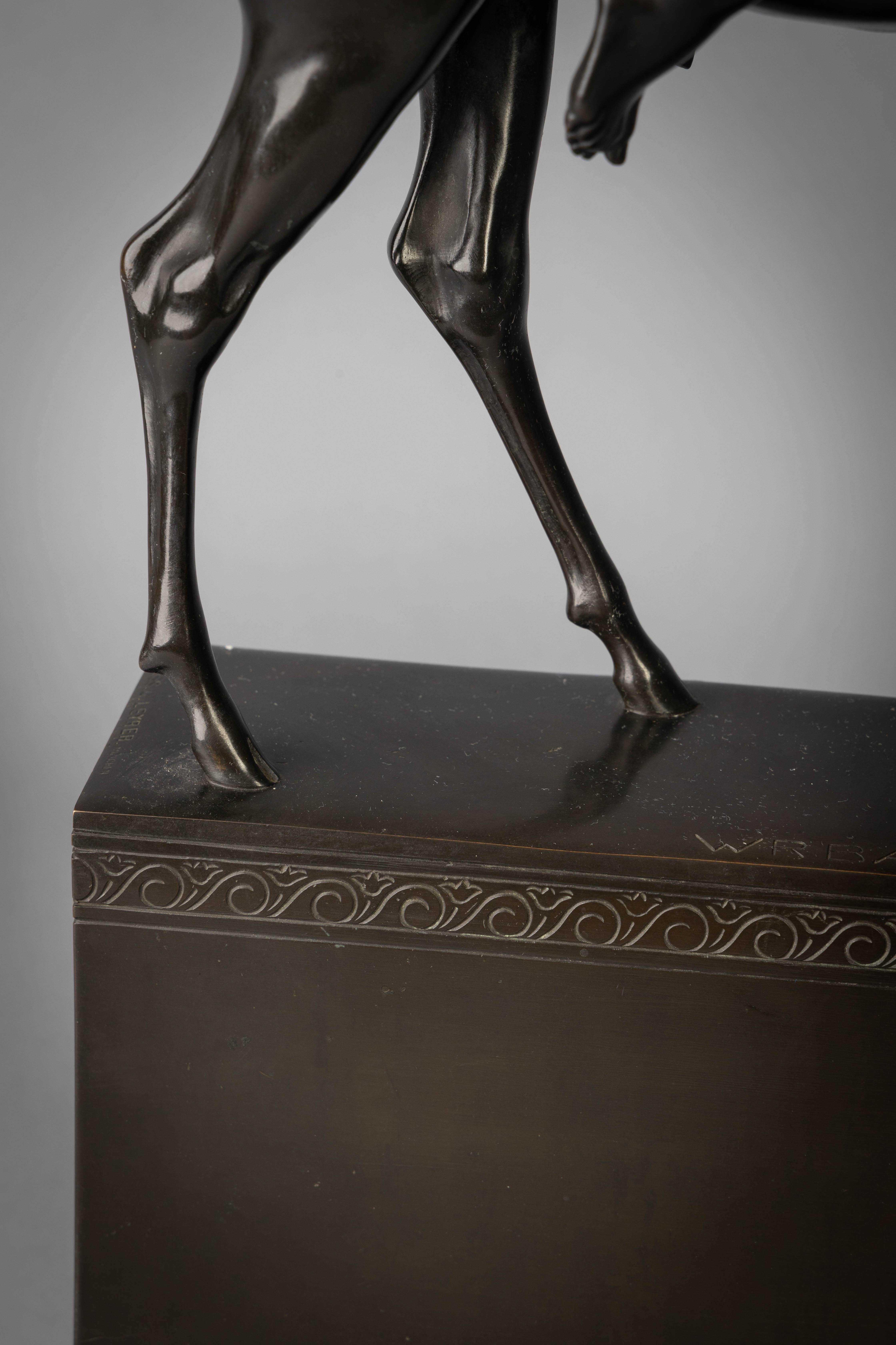 Allemand Figure de Diane en bronze Art Déco de Georg Wrba, 1900 en vente