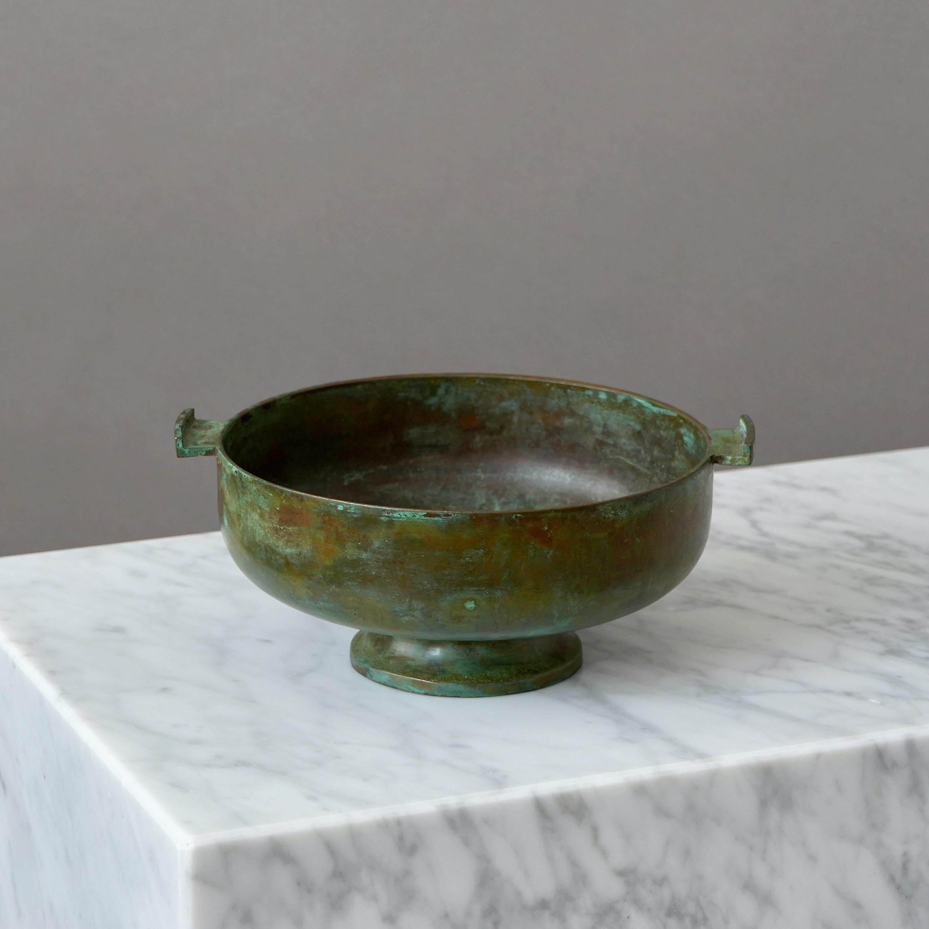 Art Déco Ciotola con piede in bronzo Art Deco di Sune Backstrom, Svezia, anni '20 in vendita