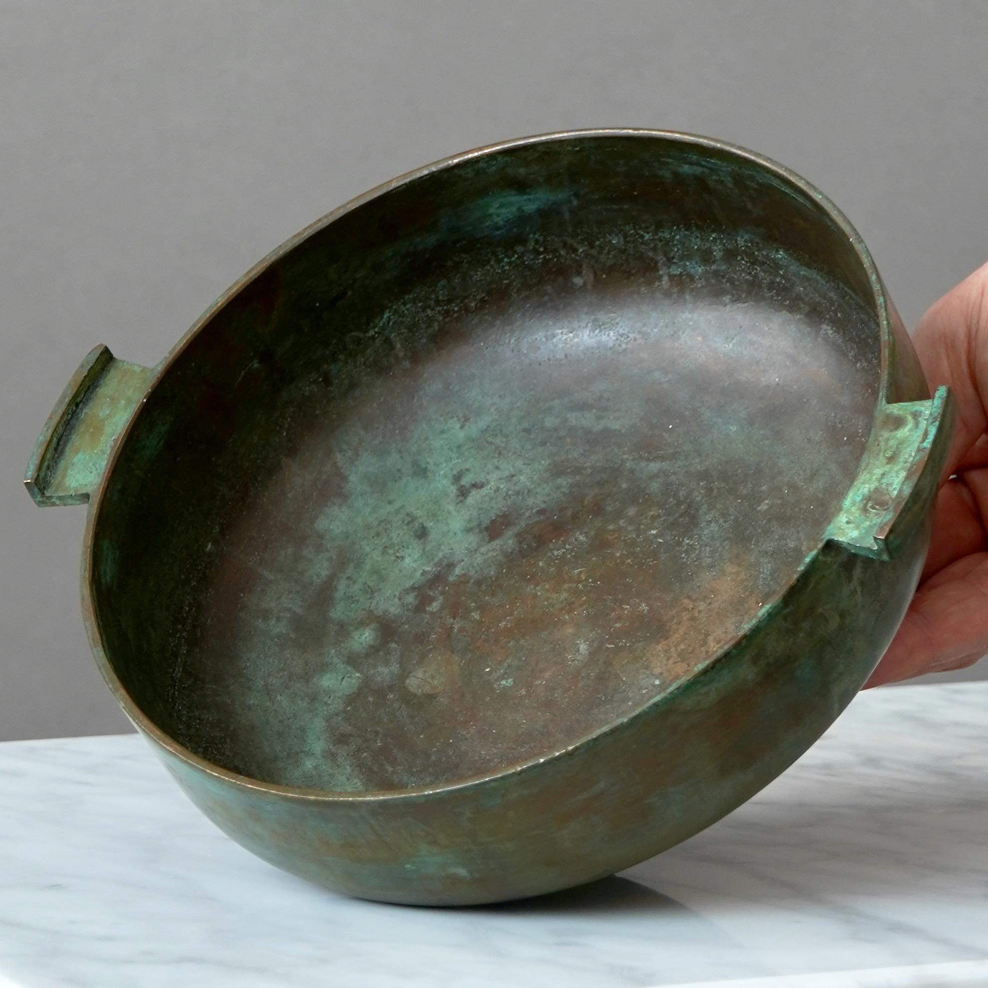 Svedese Ciotola con piede in bronzo Art Deco di Sune Backstrom, Svezia, anni '20 in vendita