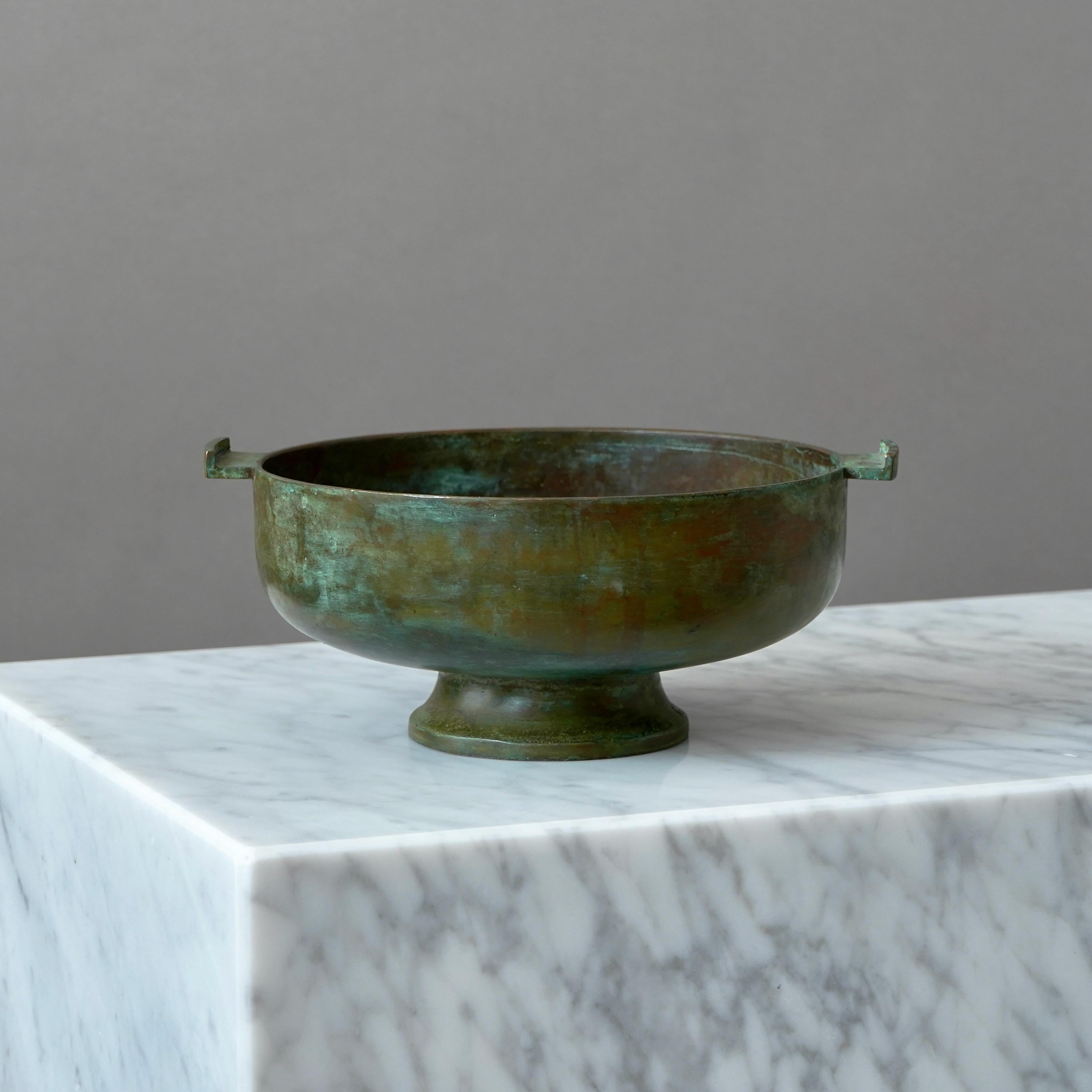 Bronzo Ciotola con piede in bronzo Art Deco di Sune Backstrom, Svezia, anni '20 in vendita