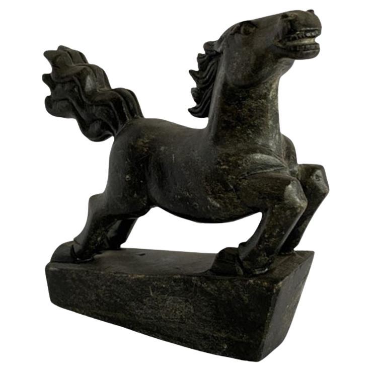 Sculpture presse-papiers Art Déco cheval voguant en bronze