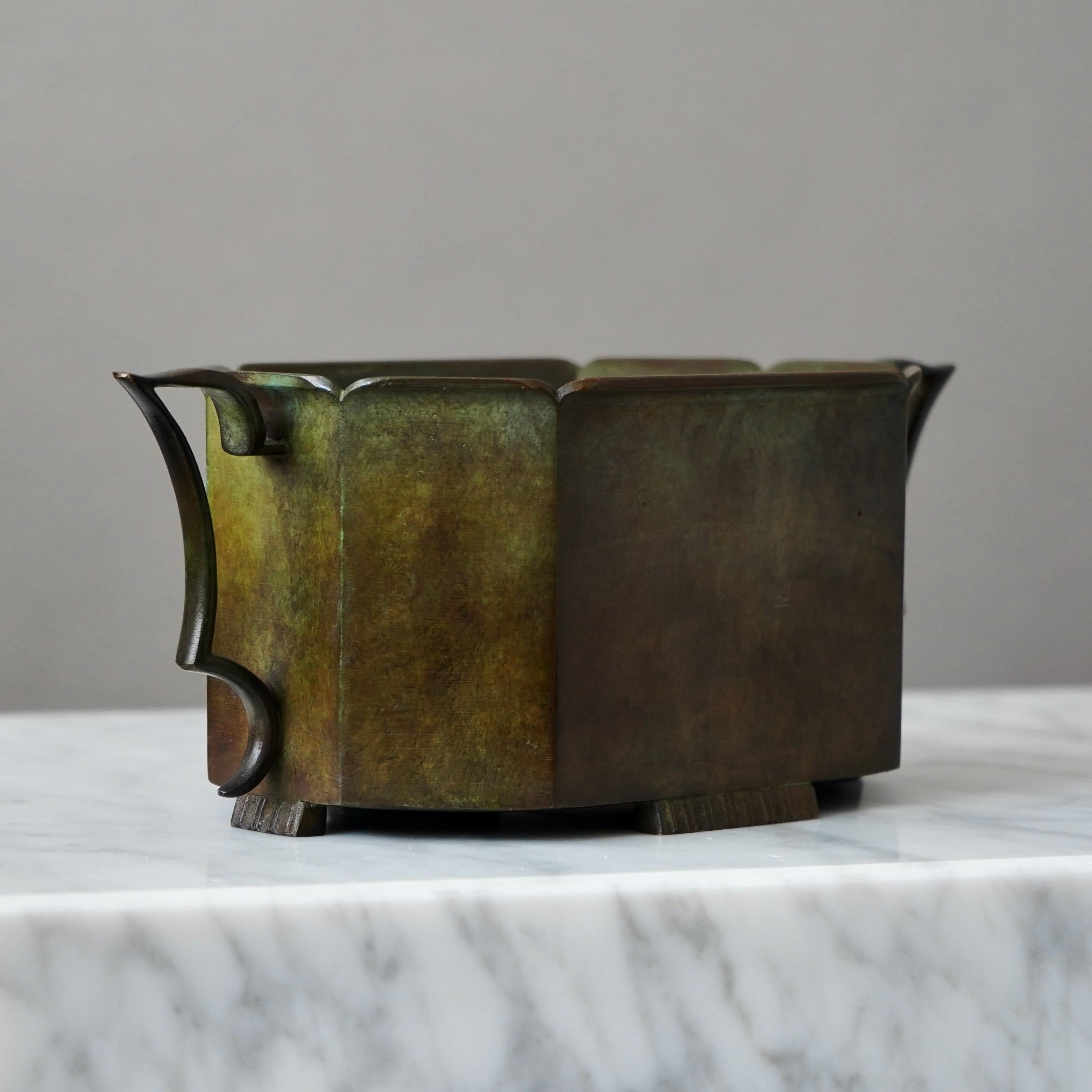 Jardiniere Art Deco in bronzo di GAB Guldsmedsaktiebolaget, Svezia, anni '30 in vendita 2