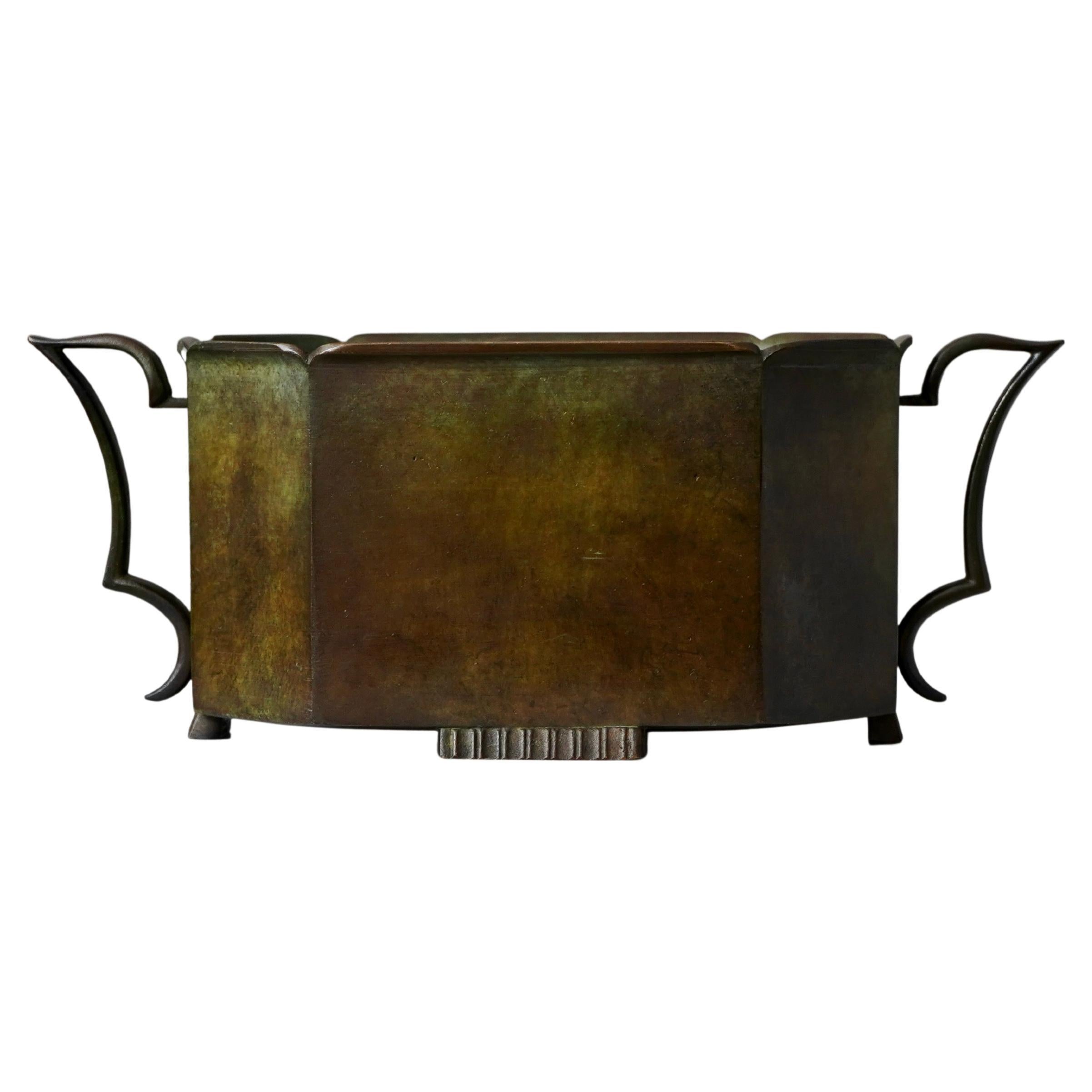 Jardiniere Art Deco in bronzo di GAB Guldsmedsaktiebolaget, Svezia, anni '30 in vendita
