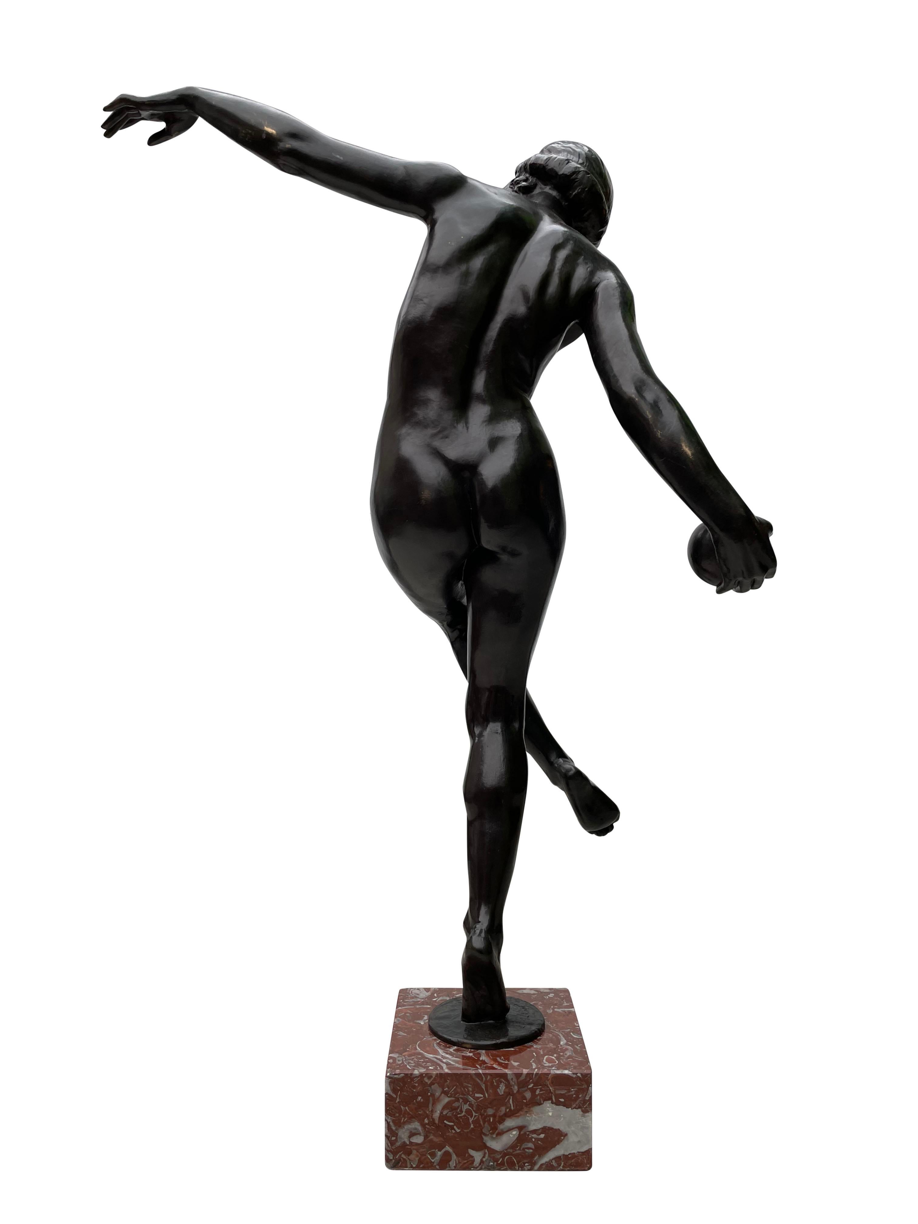 Bronze Art Deco Nude Lady Balancing Ball Sculpture, circa 1920s In Excellent Condition For Sale In London, GB
