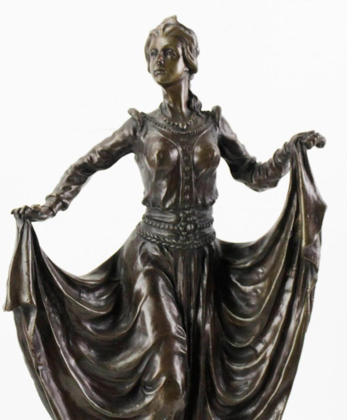 Bronze-Art-Déco-Skulptur einer Tänzerin aus Bronze auf Marmorsockel (Französisch) im Angebot